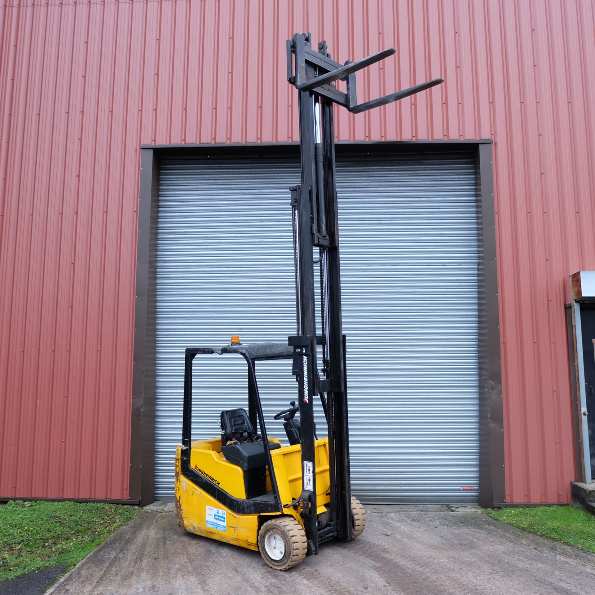 Jungheinrich 3 Wheel Electric Forklift Truck with Associated Charger. (1997) - Image 3 of 16
