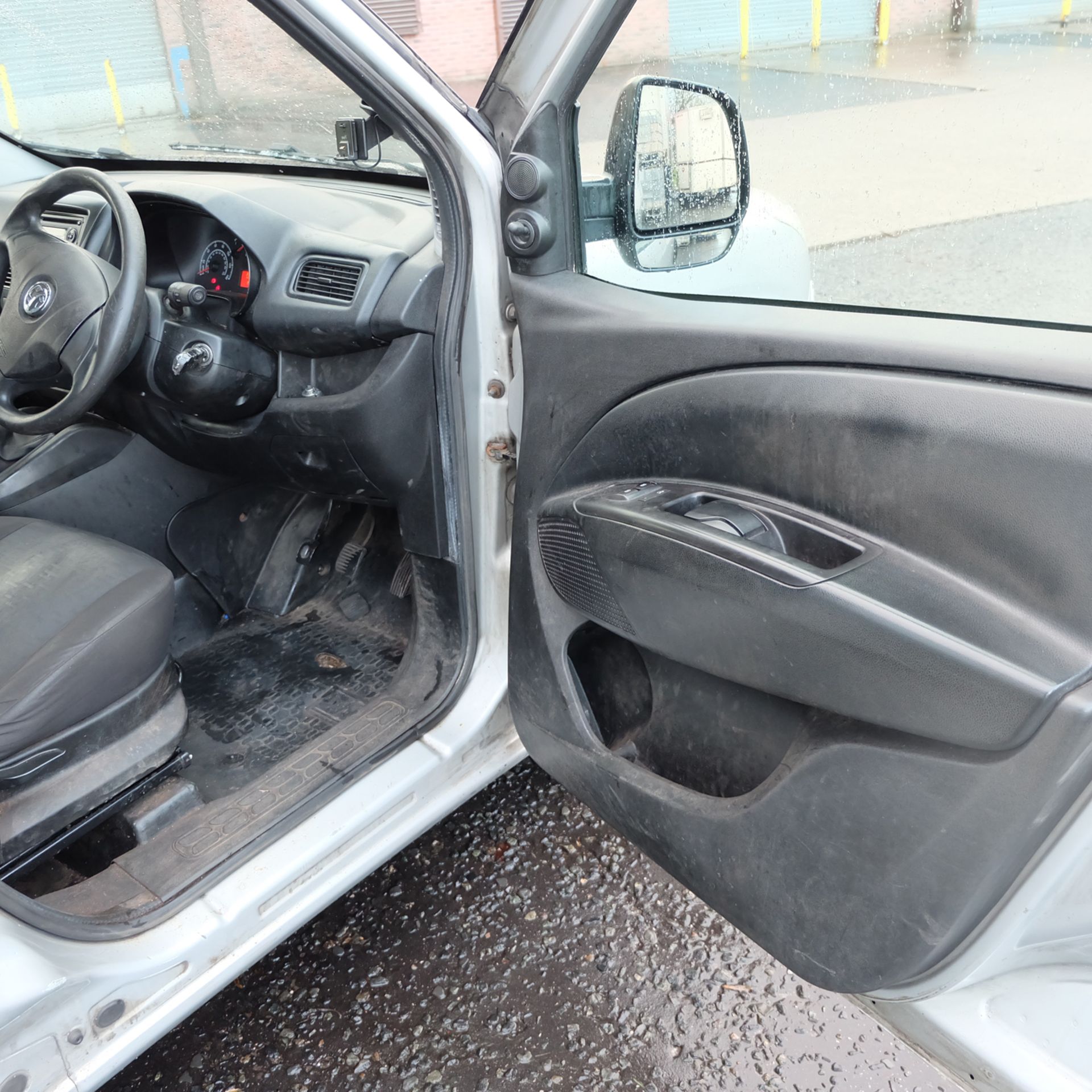 Vauxhall Combo 1.6 CDTI Sportive Van. Year 2014. - Image 14 of 20