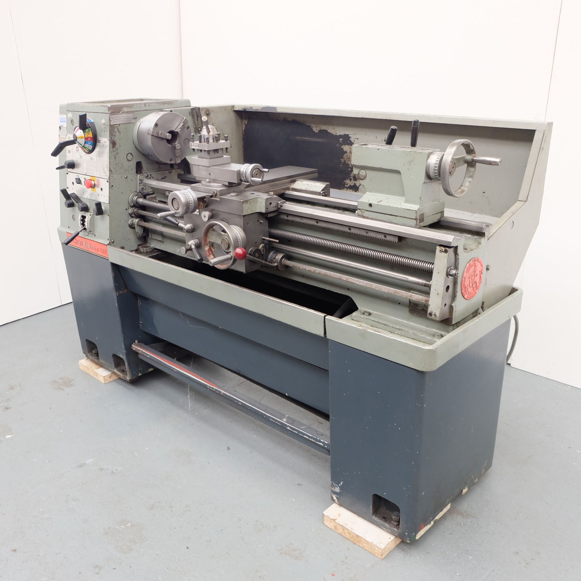 Colchester Master 2500 Gap Bed Centre Lathe. Height of Centres 6 1/2". Swing Over Bed 13 1/4". - Image 2 of 10