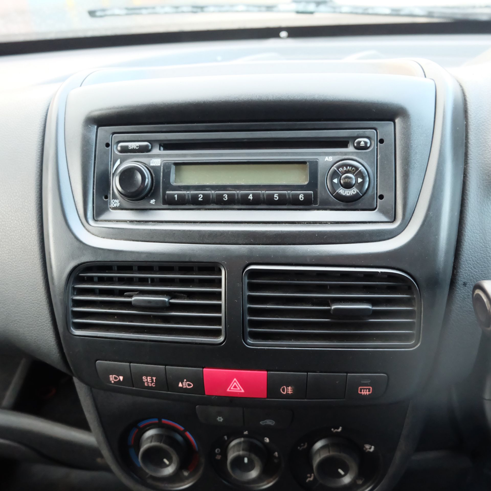Vauxhall Combo 1.6 CDTI Sportive Van. Year 2014. - Image 13 of 20