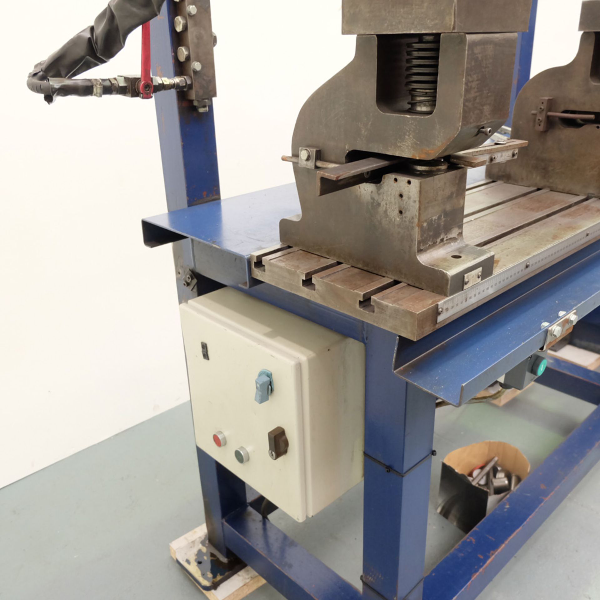 Hydraulic Powered 5 Head Punching Station. On Tee Slotted Table. - Image 6 of 13
