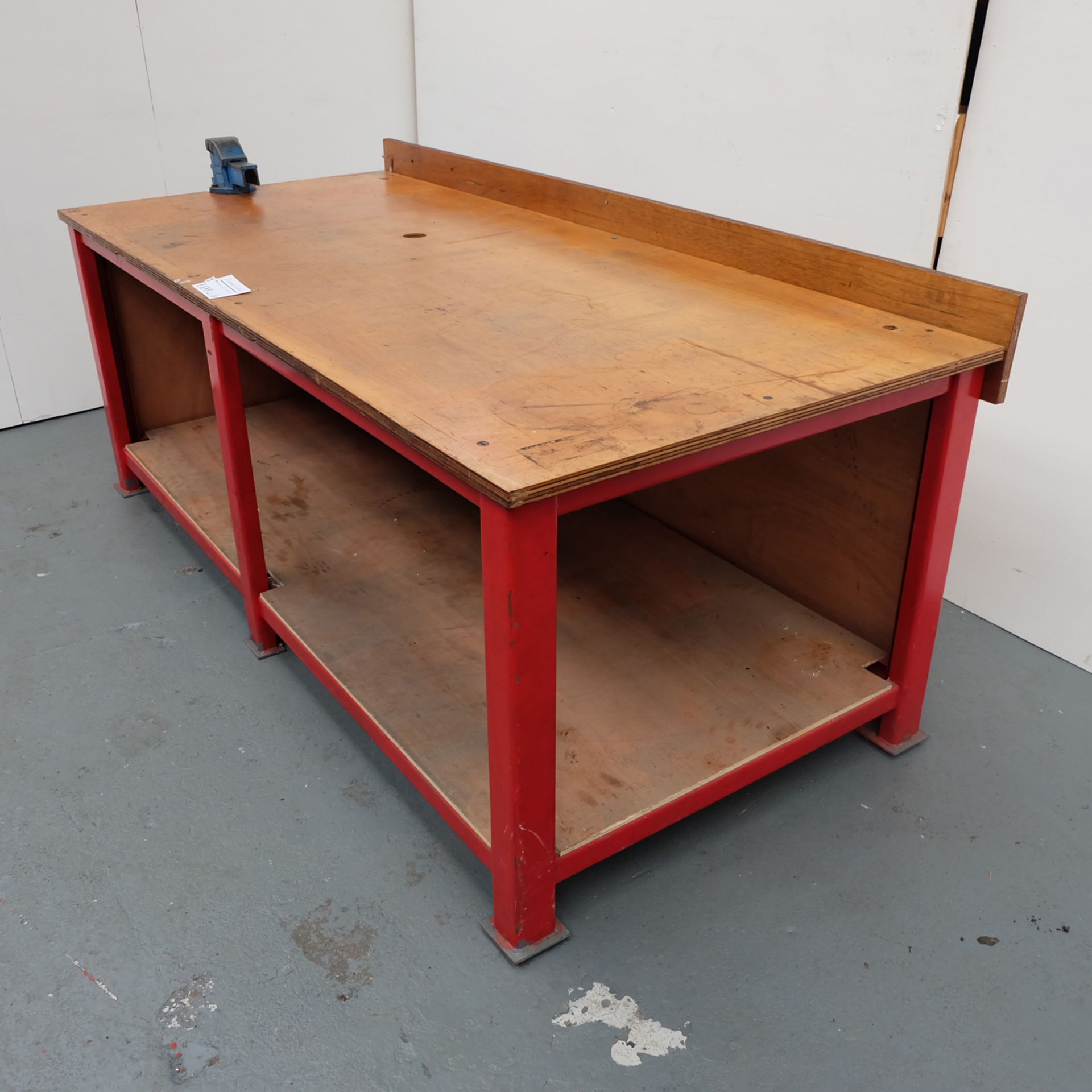 Heavy Duty Table with a 3 1/2" Bench Vice. Approx Dimensions 2300mm x 1020mm x 850mm Working Height - Image 2 of 4
