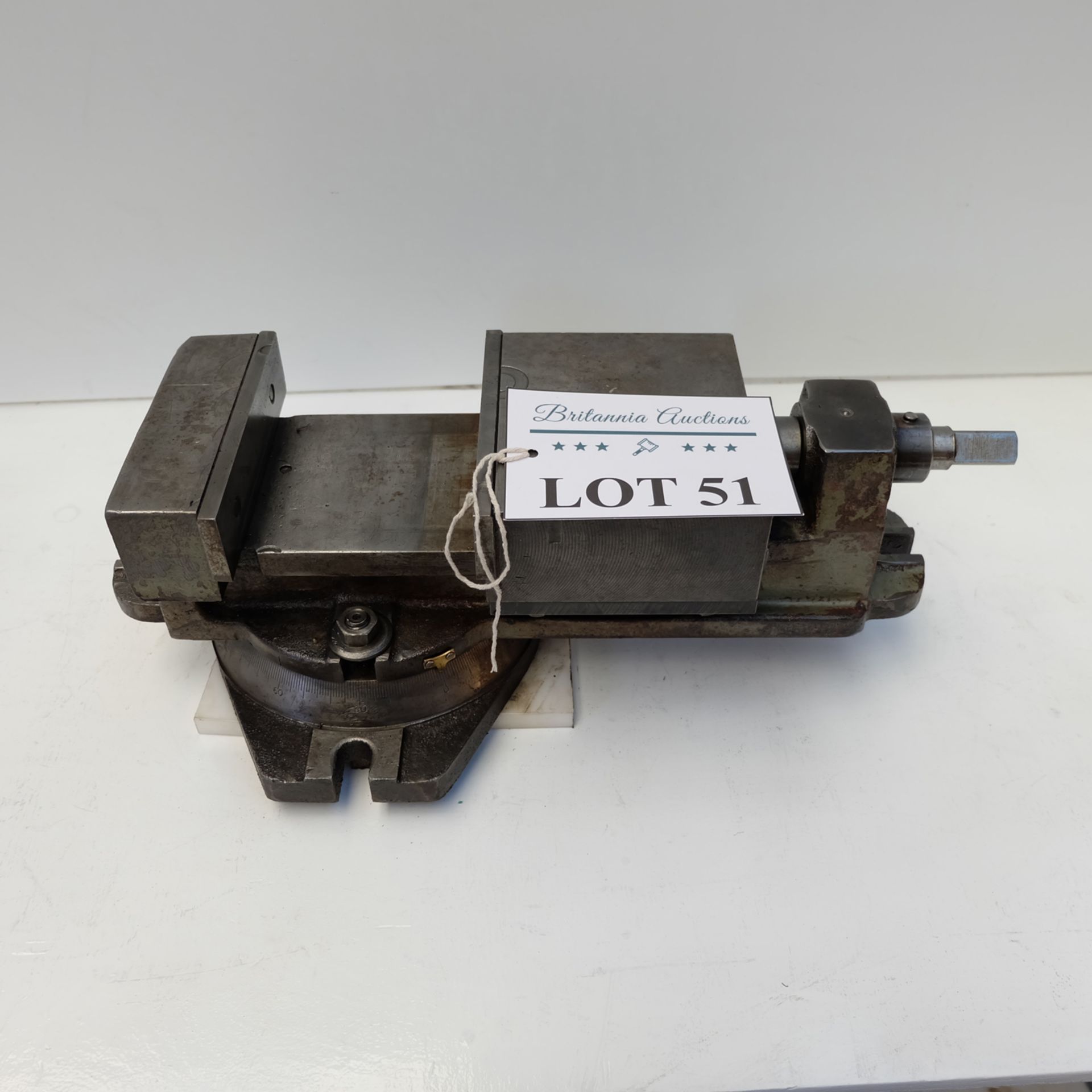Swivelling Machine Vice. Jaw Width 6". Max Opening 4 1/4". Jaw Height 1 1/2" Approx.