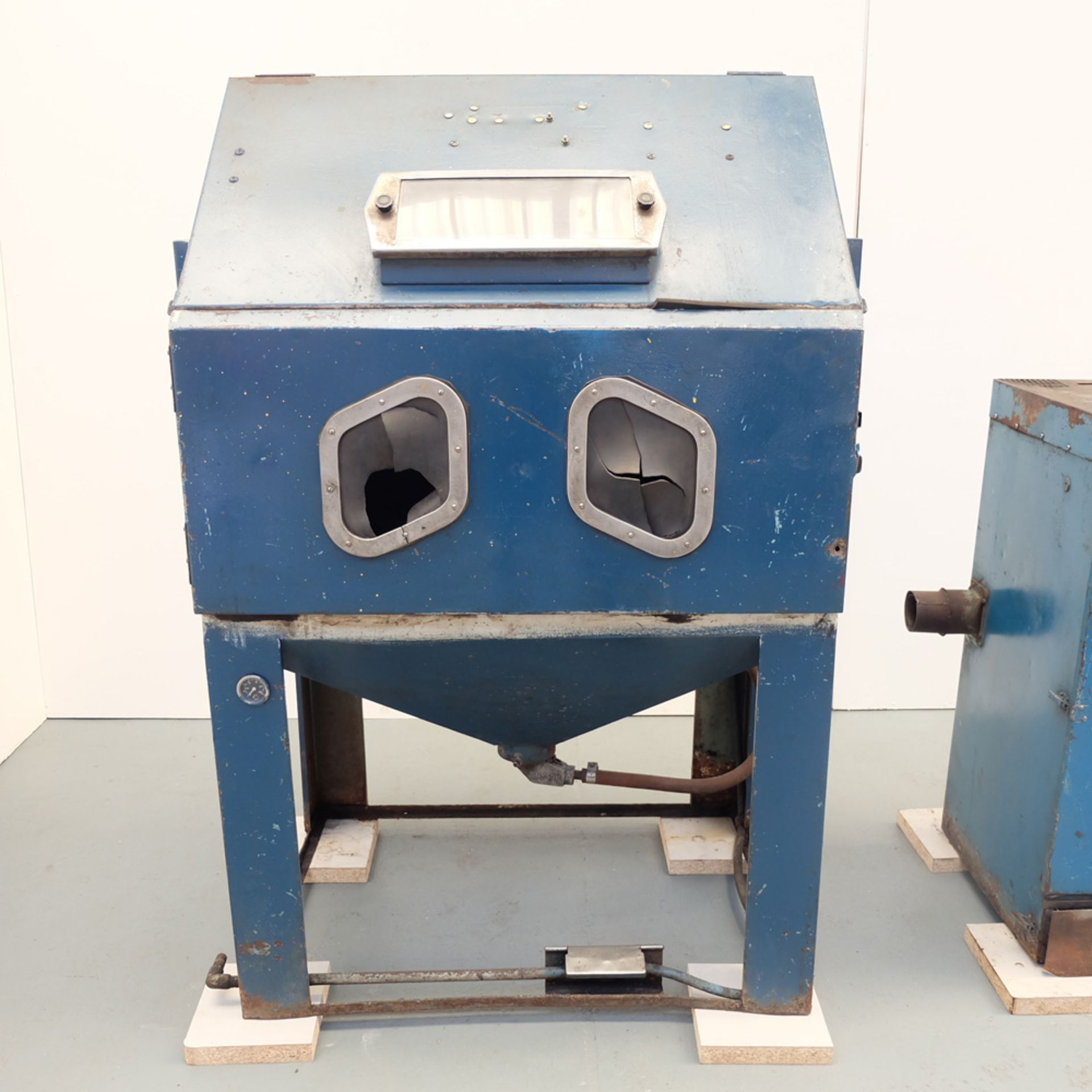 Guyson Sand & Grit Blasting Machine. Internal Sizes: 1000mm x 800mm Internal Height 800mm Approx. - Image 2 of 8