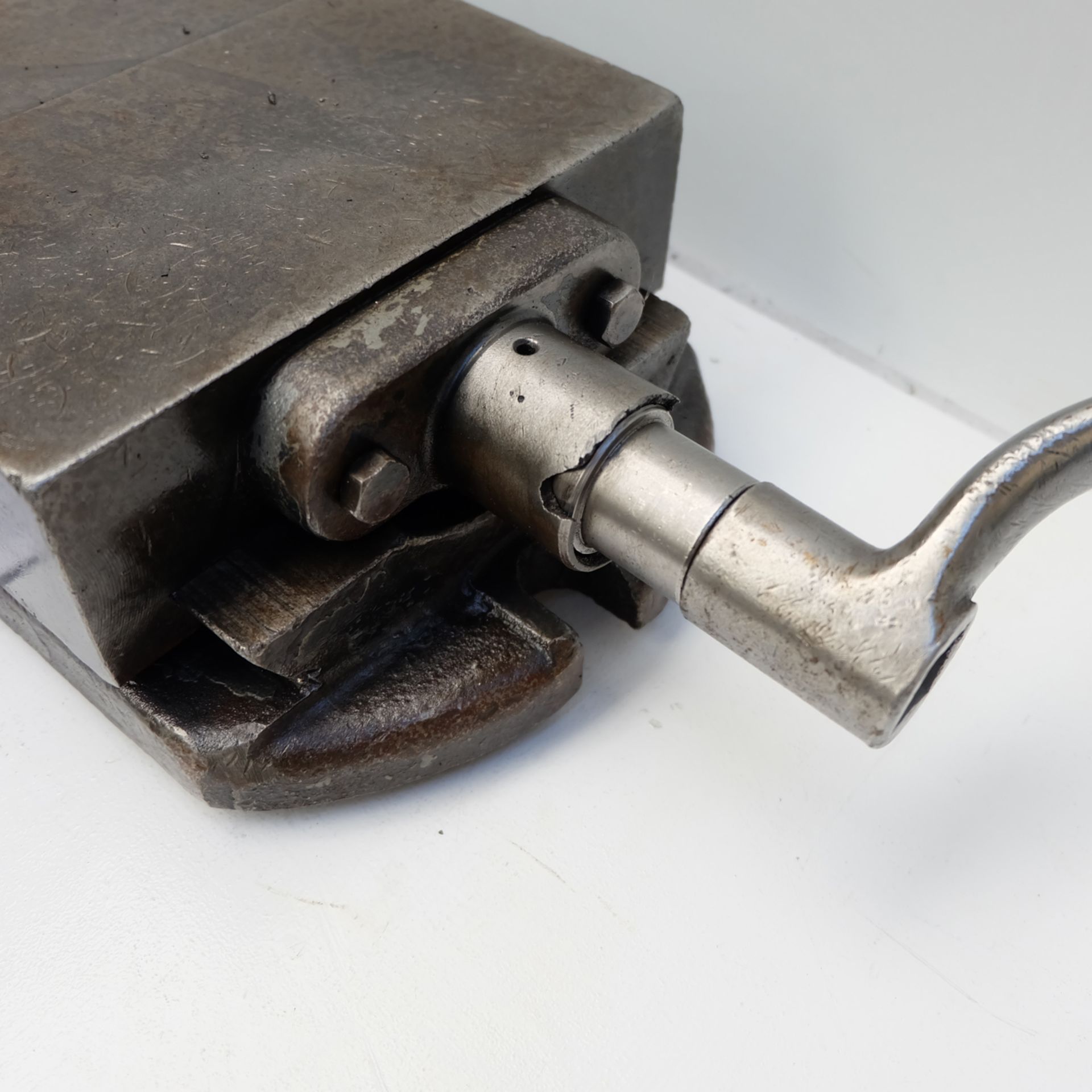 Machine Vice. Jaw Width 8 1/4". Max Opening 6 1/4". - Image 4 of 5