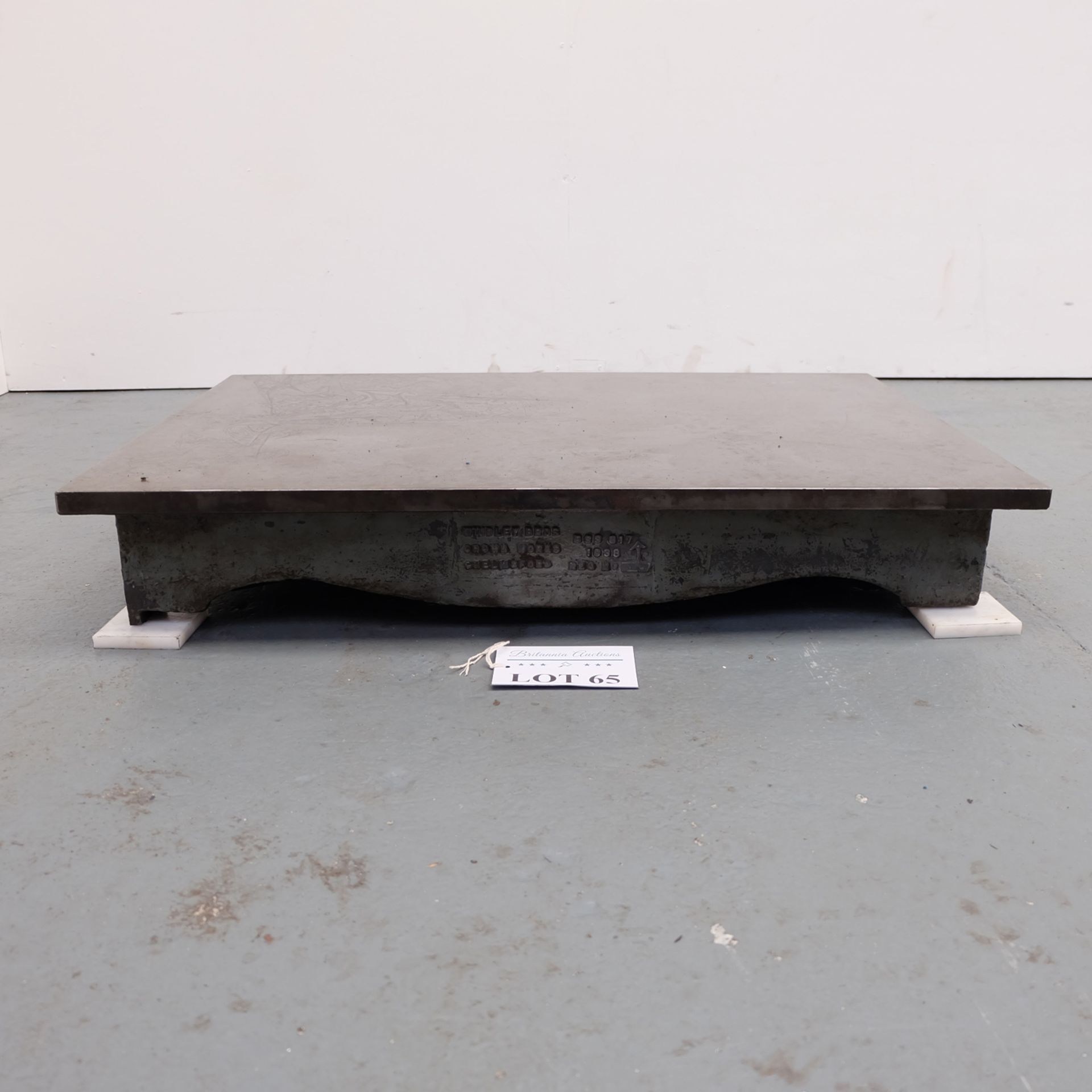 Large Cast Iron Surface Plate. 36" x 24" Approx. - Image 4 of 7