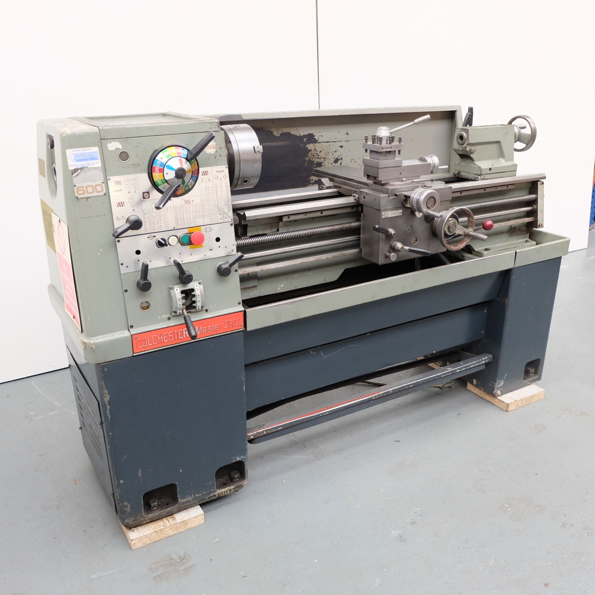 Colchester Master 2500 Gap Bed Centre Lathe. Height of Centres 6 1/2". Swing Over Bed 13 1/4". - Image 3 of 10