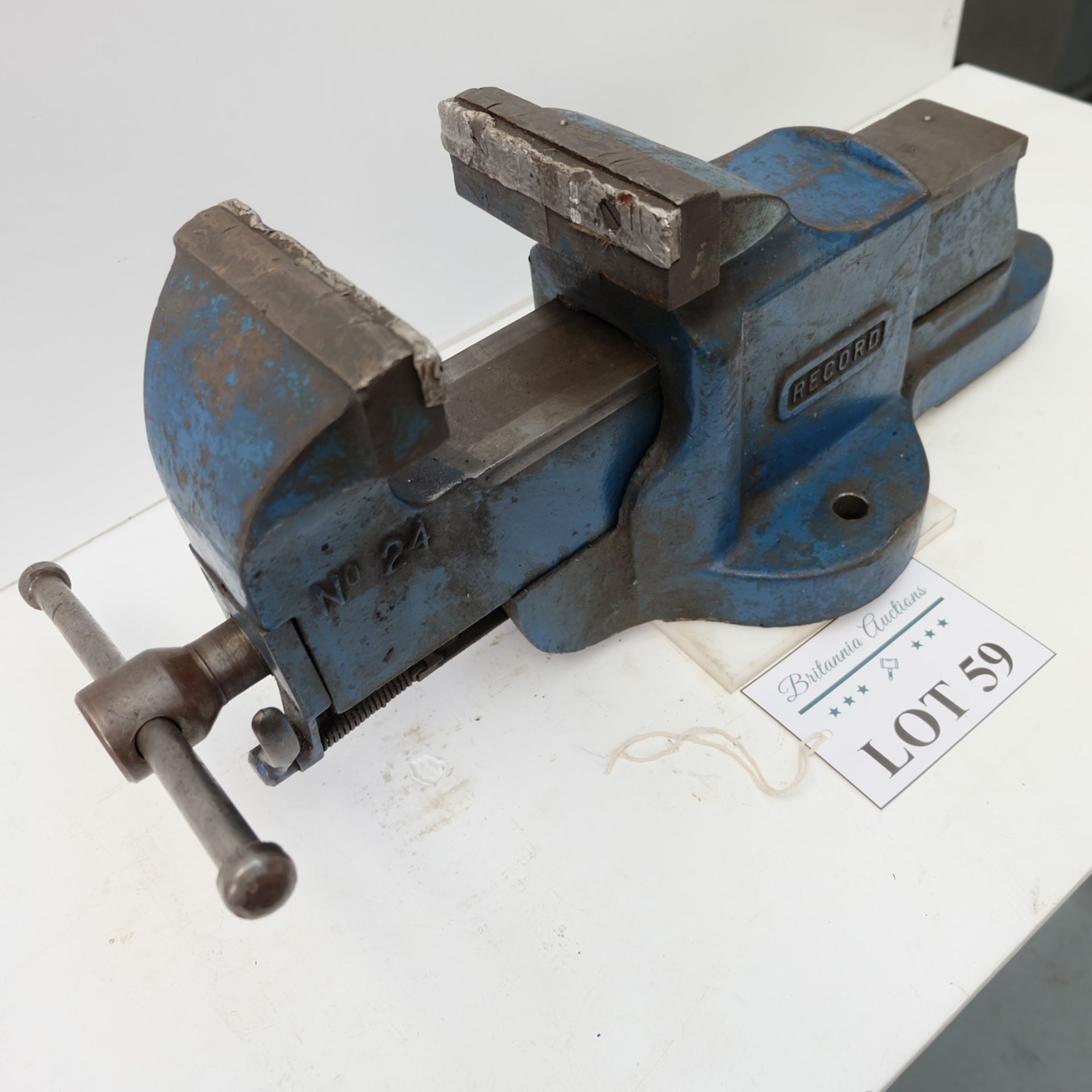 Record No.24 Quick Release Bench Vice. Jaw Width 5 1/2". Max Opening 7". Jaw Height 3 3/4" Approx. - Image 3 of 4