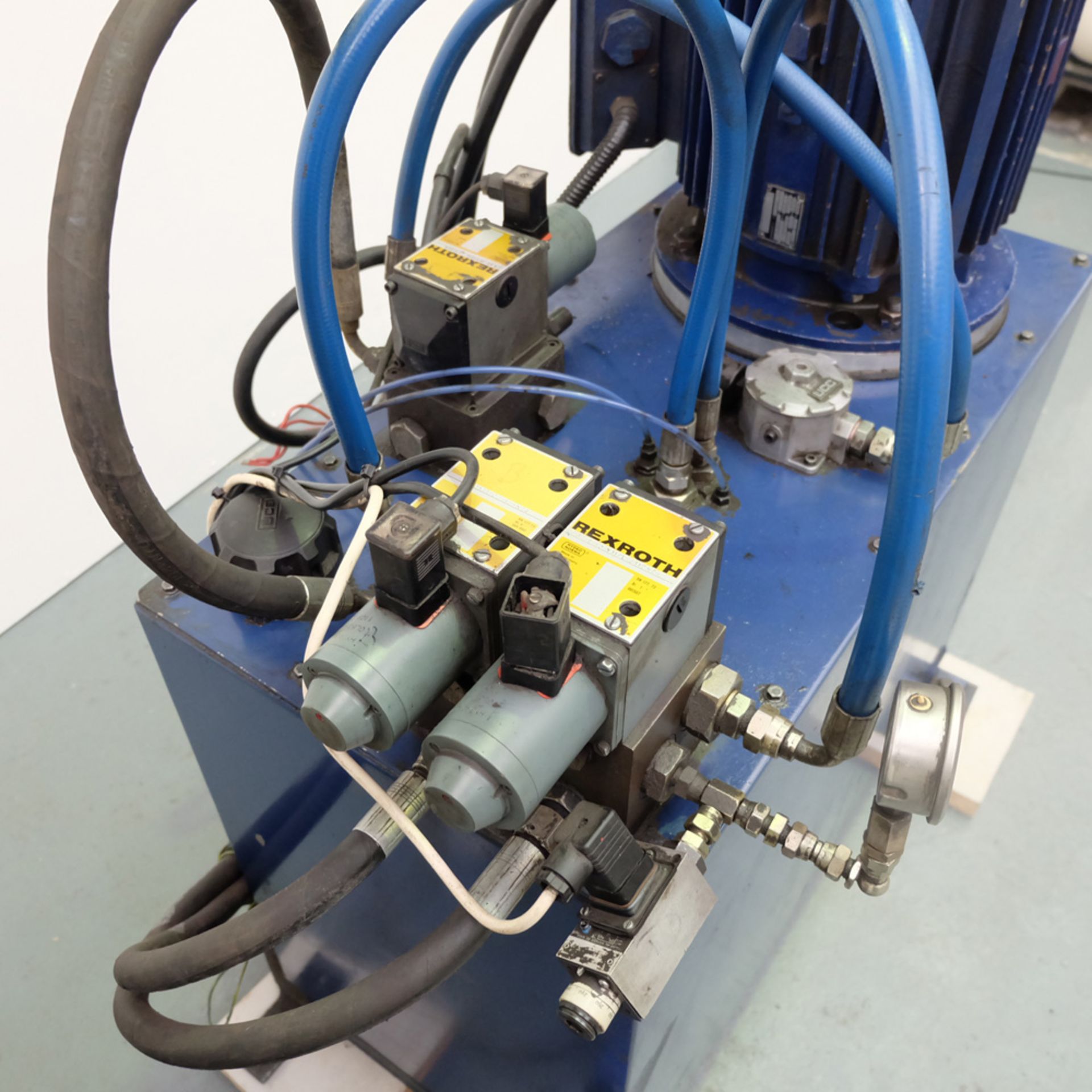 Hydraulic Powered 5 Head Punching Station. On Tee Slotted Table. - Image 11 of 13