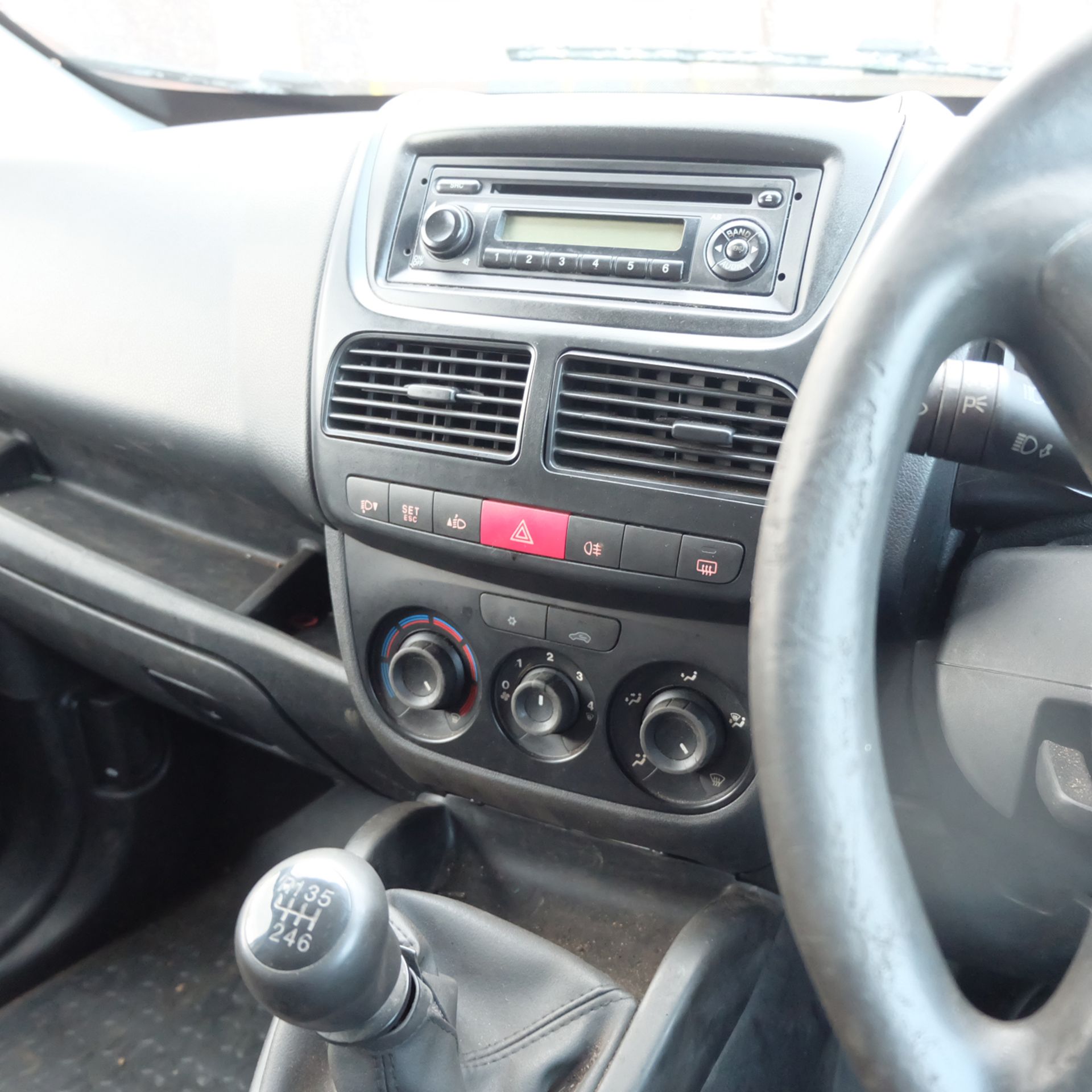 Vauxhall Combo 1.6 CDTI Sportive Van. Year 2014. - Image 12 of 20