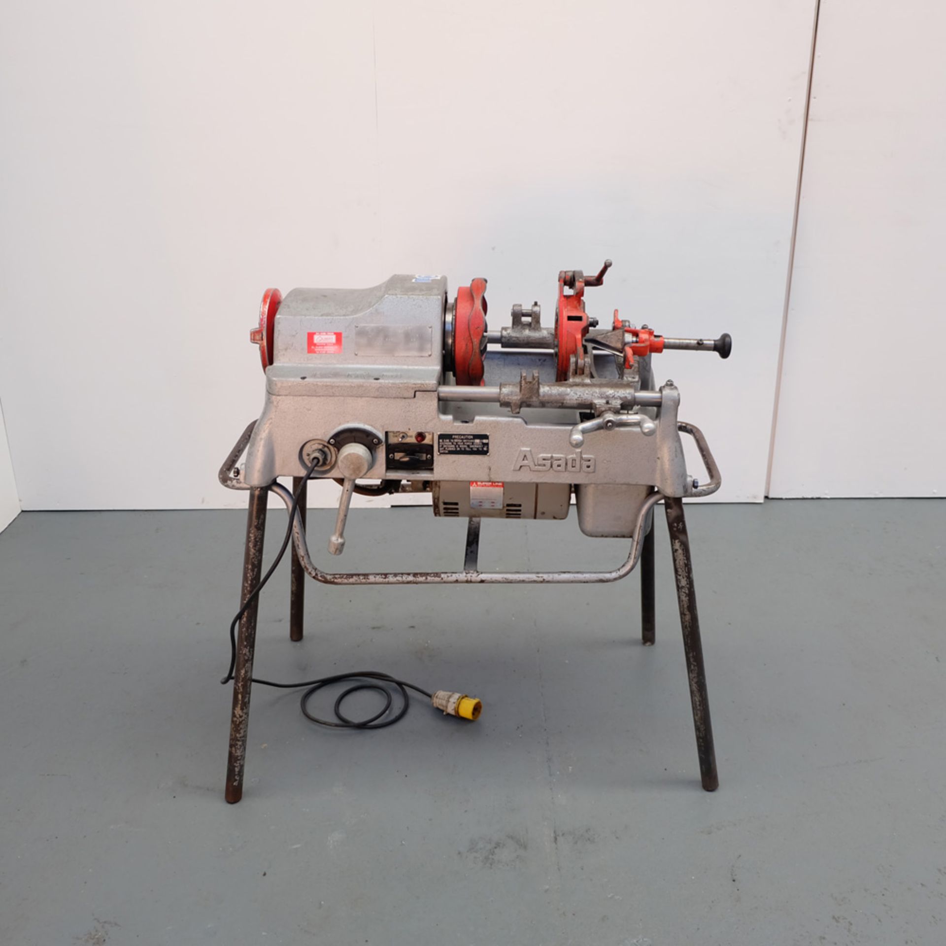 Asada-Piset Pipe Threading Machine. Capacity 1/2" x2". Motor Power 750 Watts.