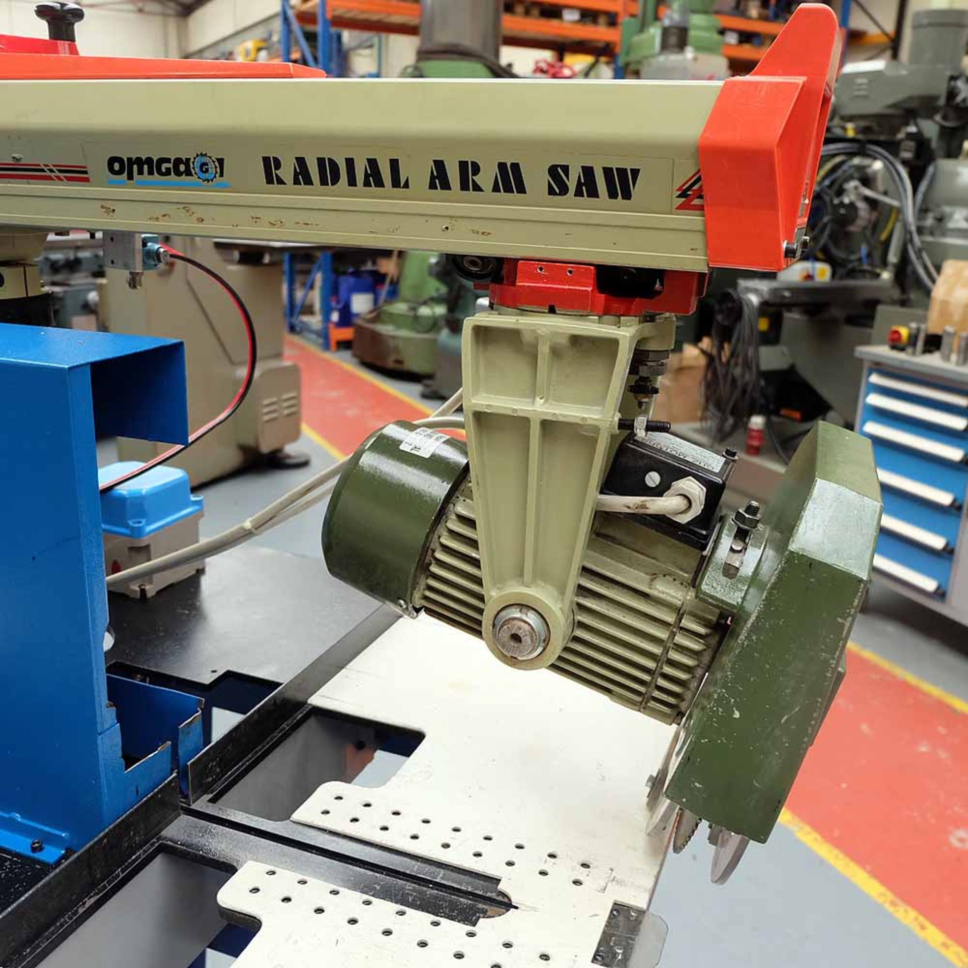 Omga Model RN 450 FM "US" Radial Arm Cross Cut Saw Saw Blade Size 12" Diameter. - Image 9 of 15