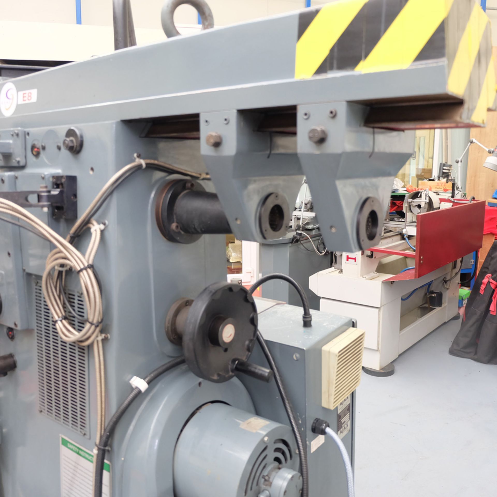 Ajax Model 2A Mk V Universal Milling Machine. Table Size 1250mm x 280mm. - Image 7 of 12