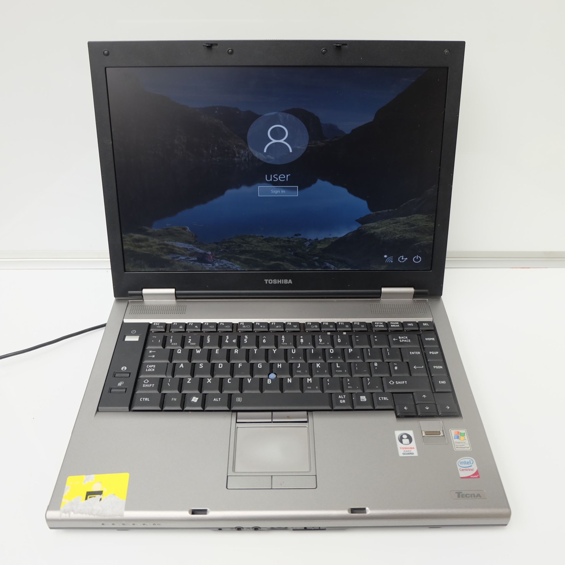 Toshiba Tecra A9 Model PTS52E Laptop. 1.8 GHZ Intel Centrino Core 2. Screensize 15.4".