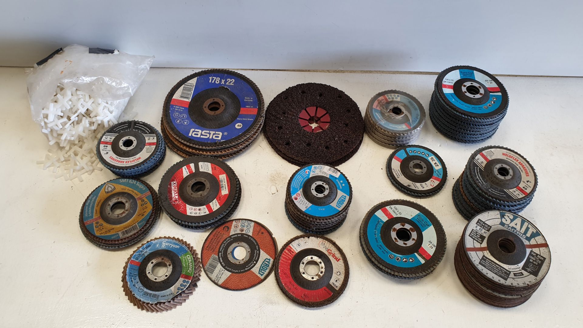 Quantity of Abbrasive Discs & Tile Spacers as Lotted. - Image 2 of 2