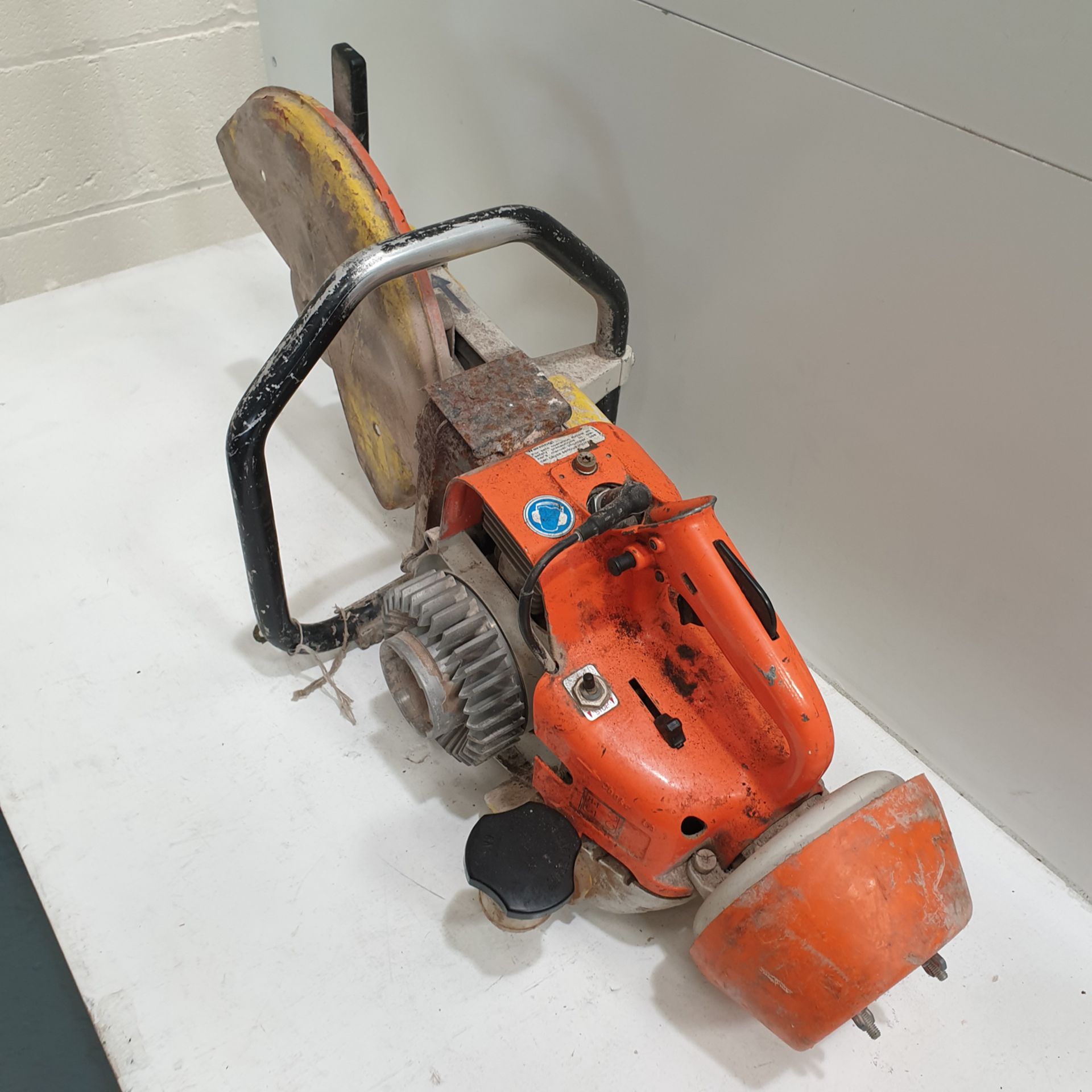 STIHL Saw Type TS 350 SUPER. Please Note This Item is for Spares or Repairs. - Image 2 of 3