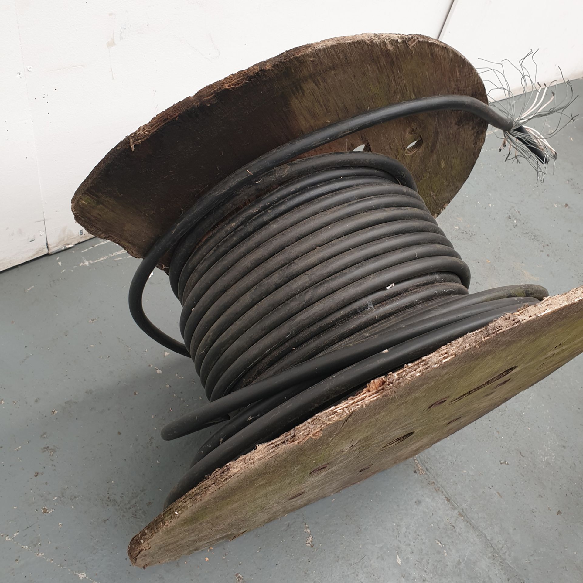 Large Reel of 12 Core Aurmored Cable as Lotted. - Image 4 of 4