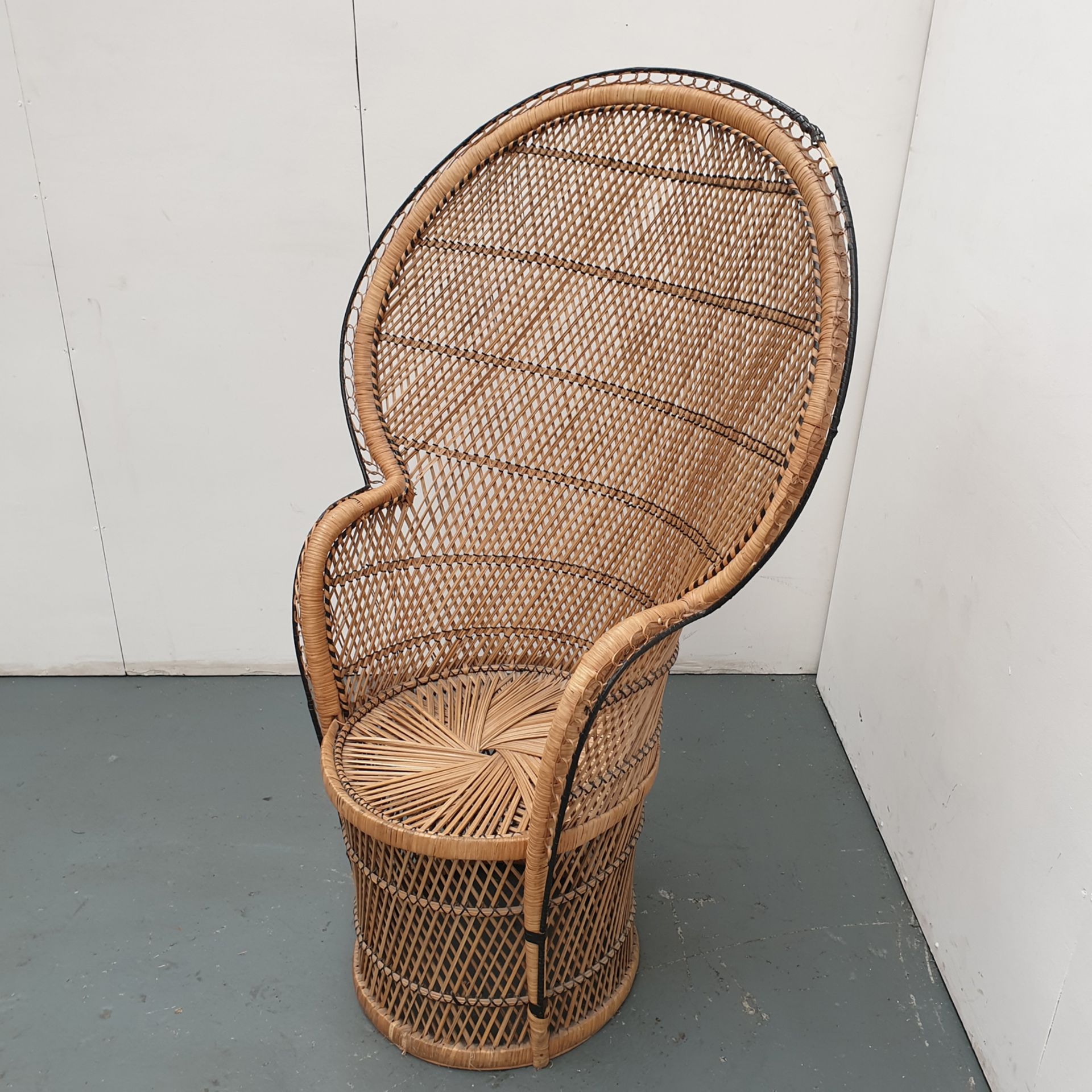 Large Wicker High Backed Chair. - Image 3 of 4