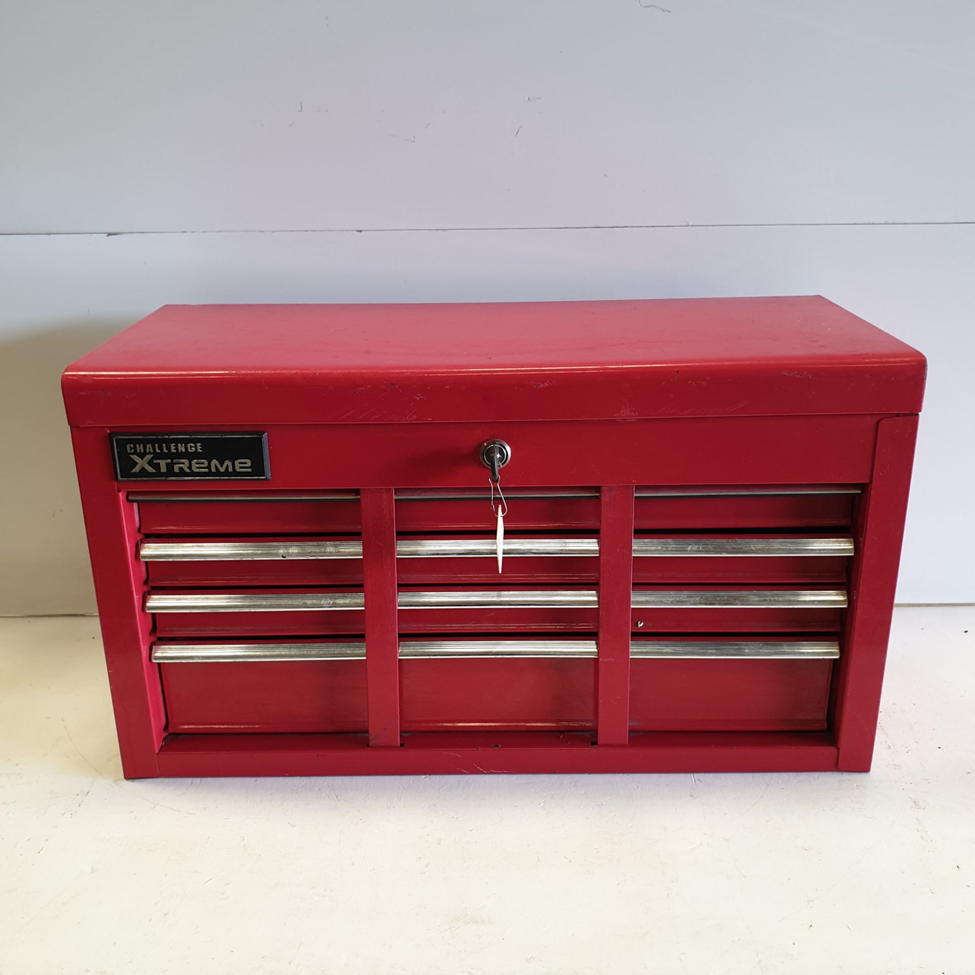 Challenge Xtreme Lockable Tool Box With Key.