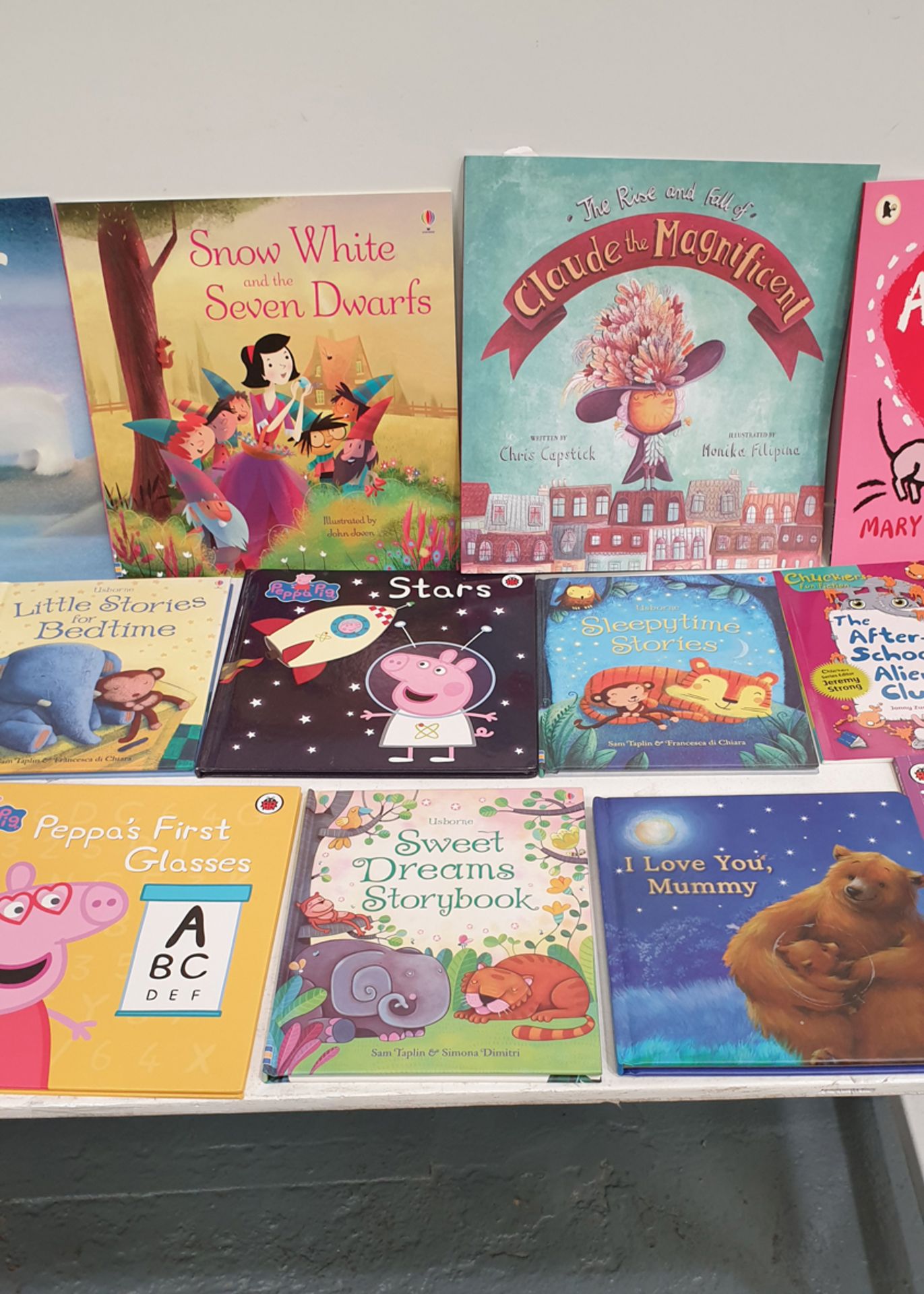 Large Selection of Childrens Paper Back and Hard Back Books. 26 Books in Total. - Image 4 of 5