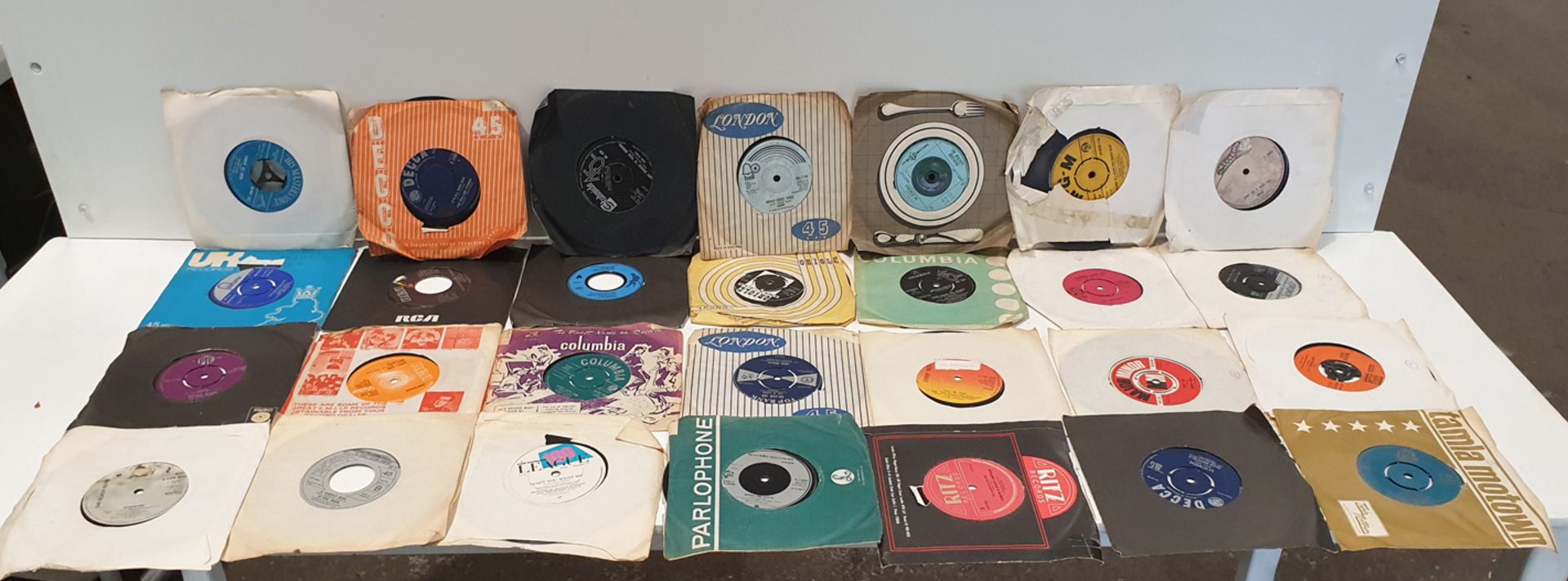 Selection of Various Vinyl Records. 45rpm Singles as Lotted.