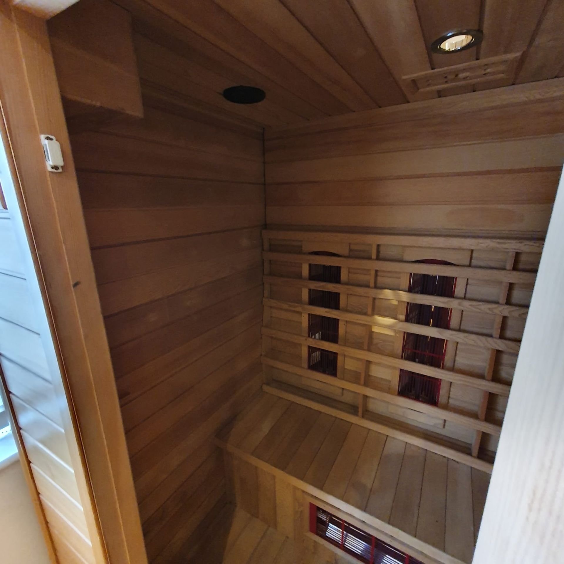 Infrared Sauna Room with Music System. Approx 1550mm Width, 1100mm Deep, 1900mm High. - Bild 5 aus 10