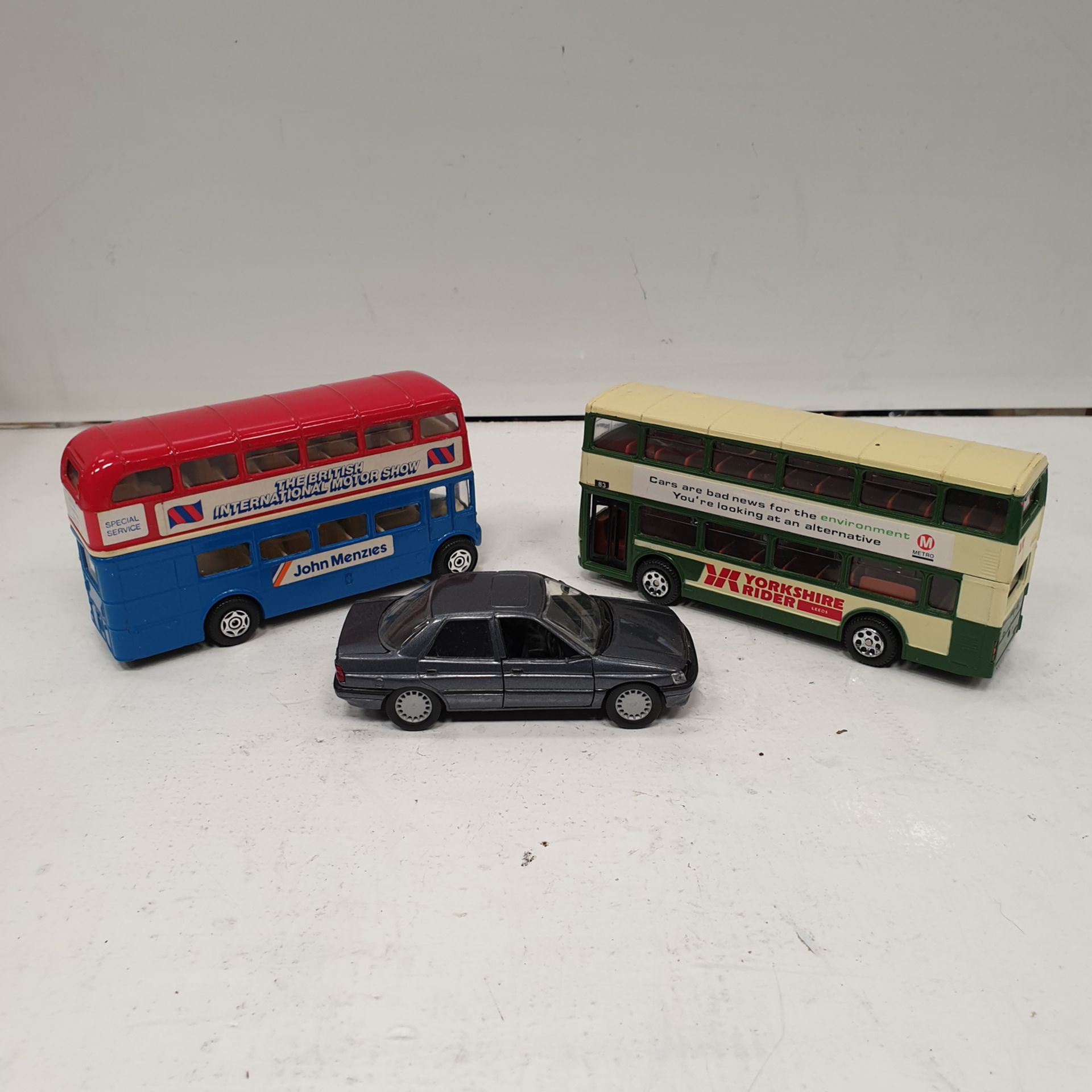 3 x Diecast Models. Includes 2 Busses and 1 Car. - Image 2 of 2