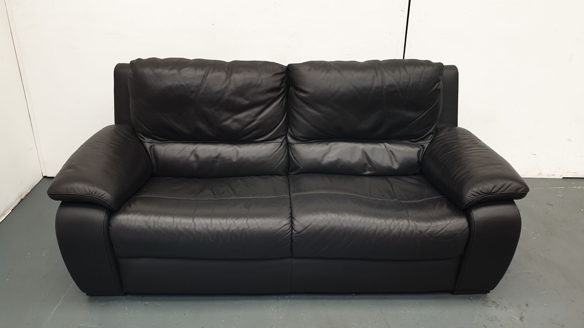 Leather Settee. Approx Dimensions 2080mm x 1000mm x 1000mm High.