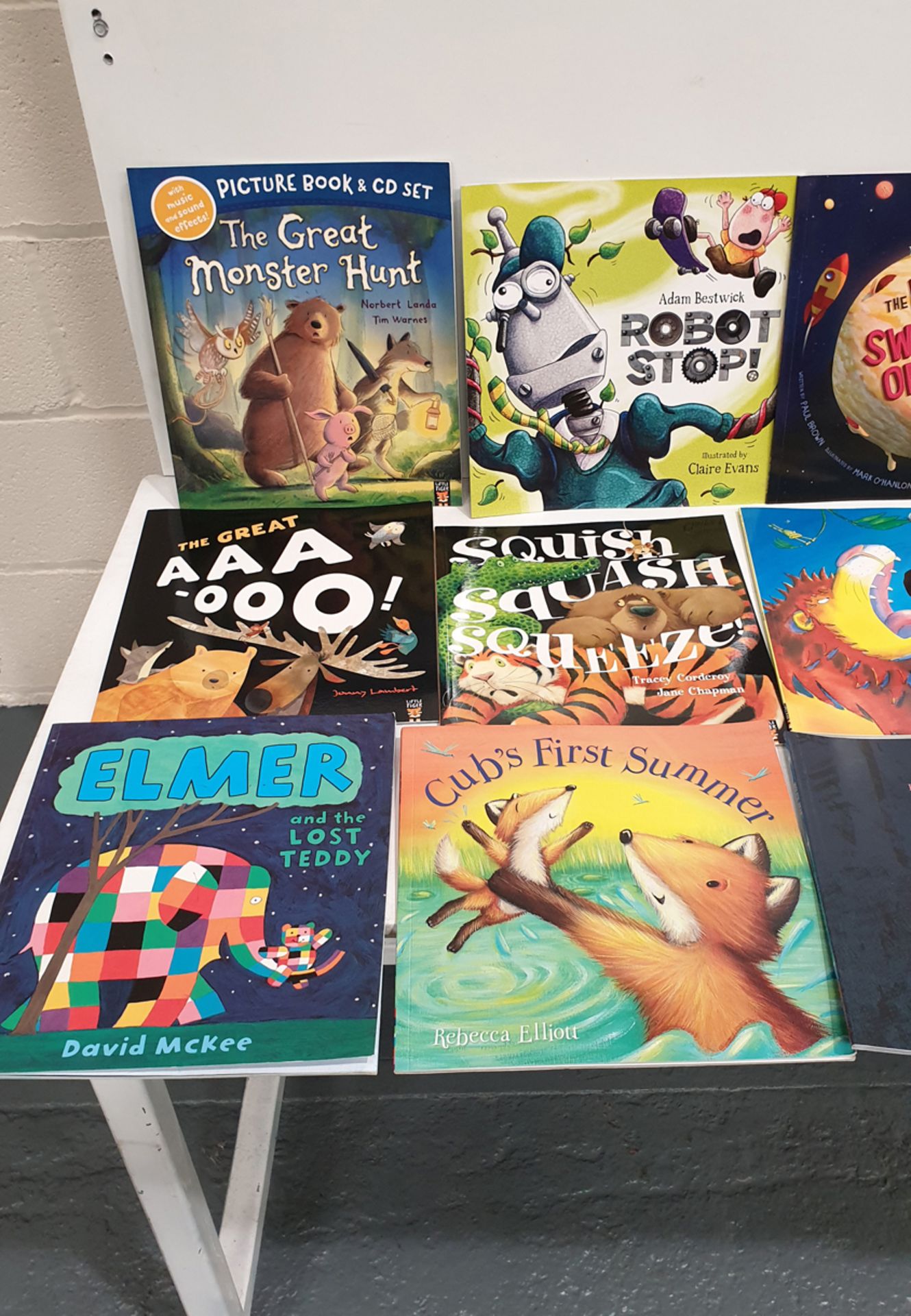 Large Selection of Childrens Paper Back Books. 18 Books in Total. - Image 2 of 4