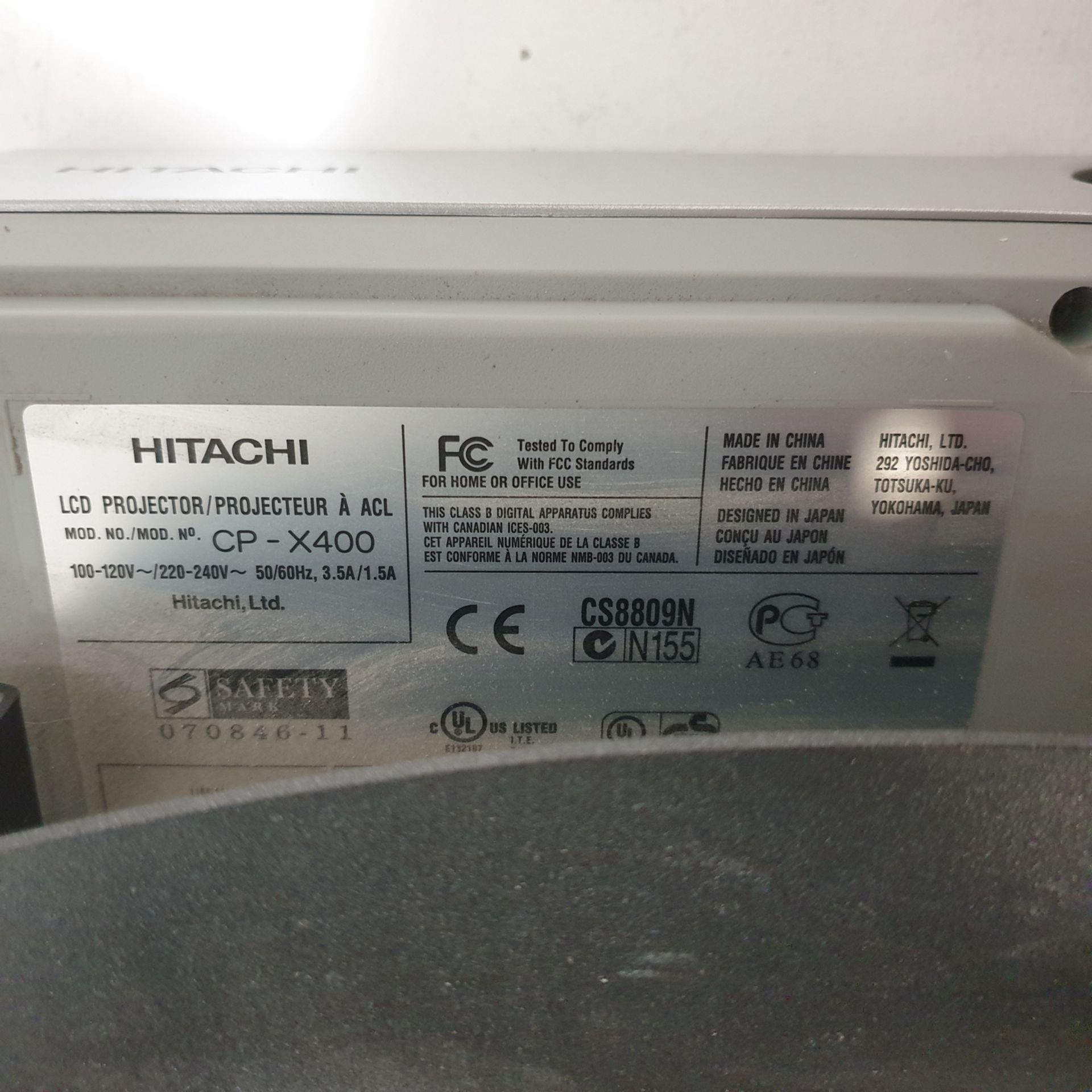 HITACHI Model CP-X400 LCD Screen Projector & Screen. - Image 4 of 9