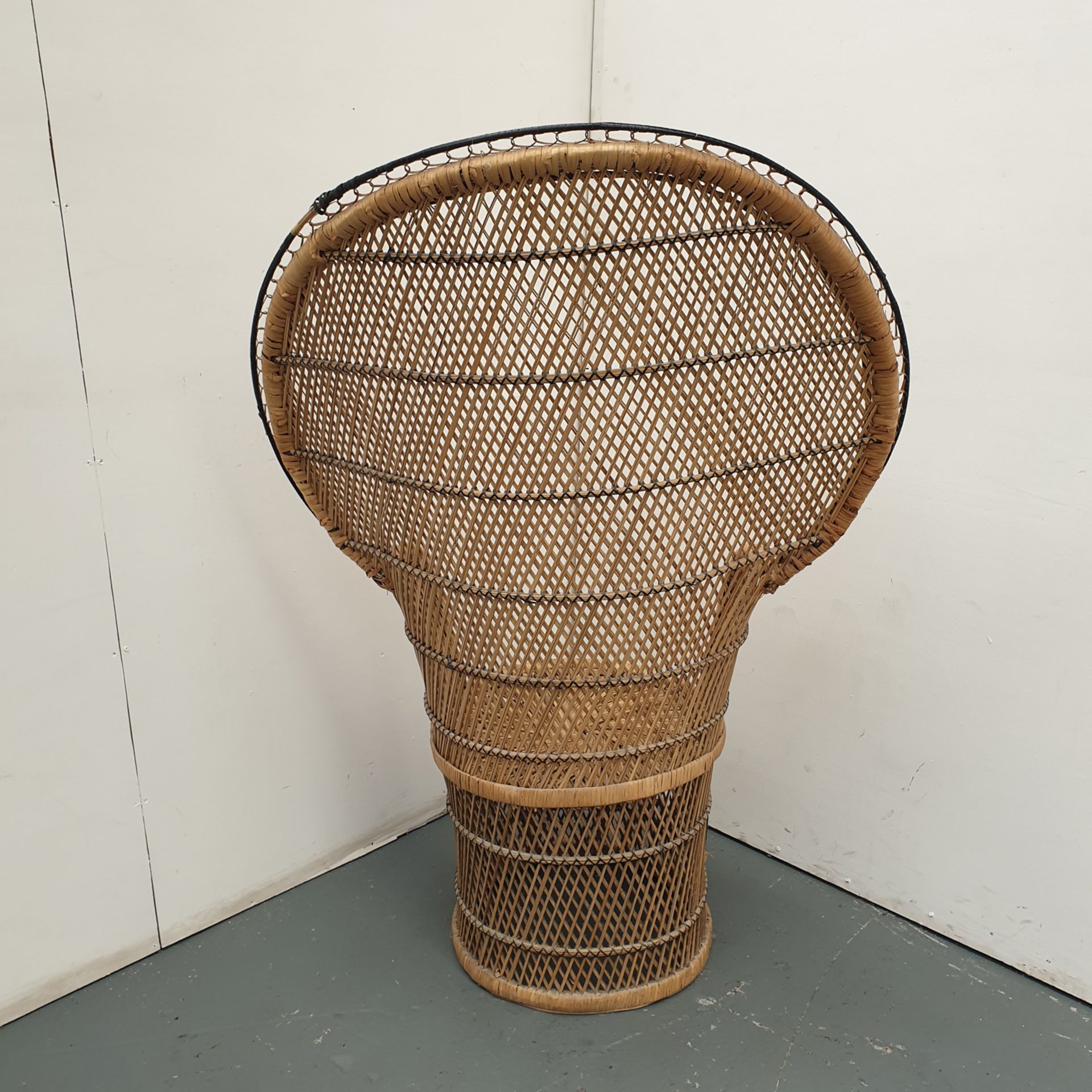 Large Wicker High Backed Chair. - Image 4 of 4