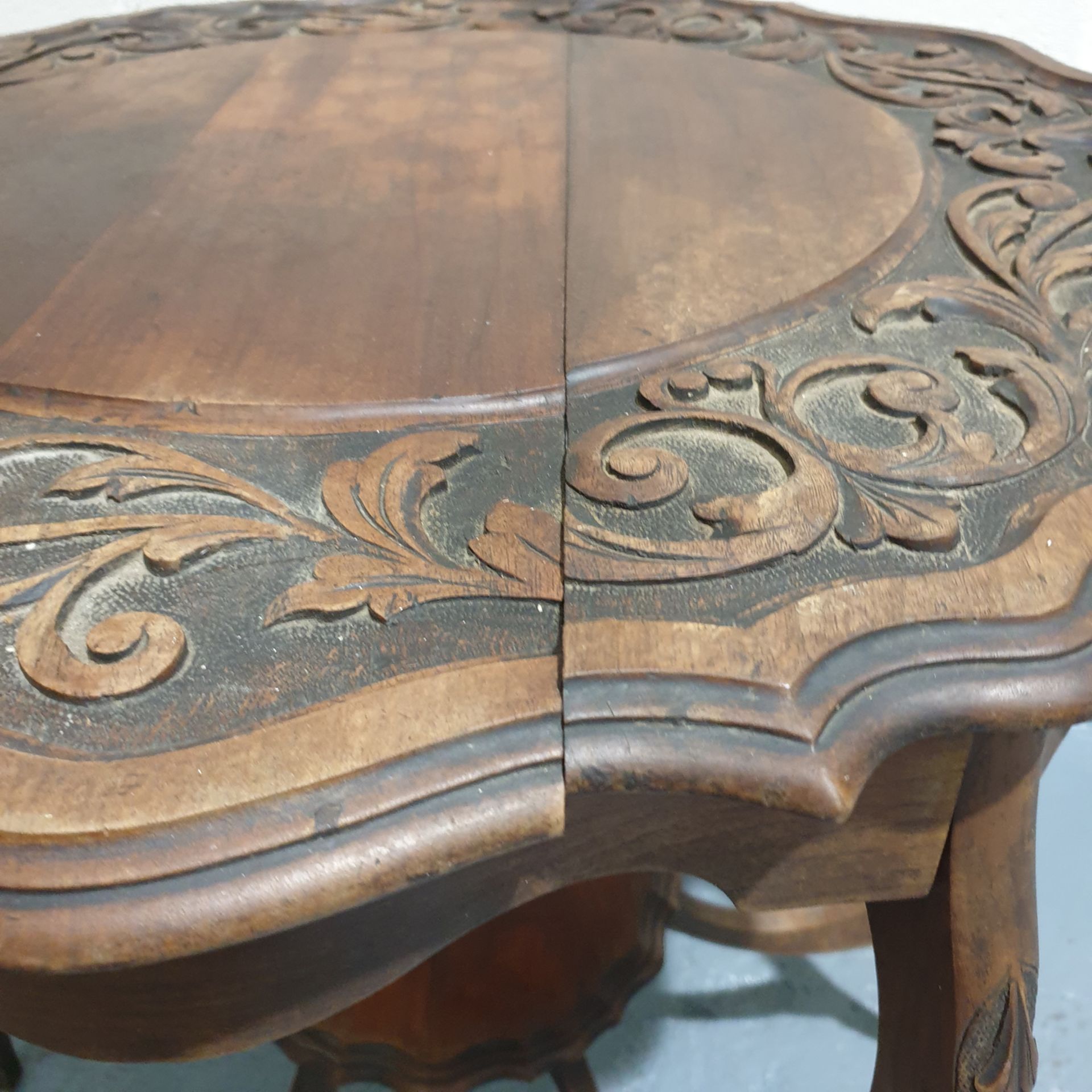 Wooden Round Coffee Table. Embellished Edging. 28" High. 30" Diameter. - Image 4 of 4