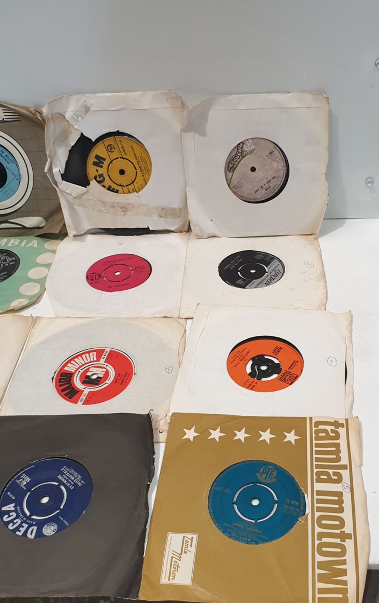 Selection of Various Vinyl Records. 45rpm Singles as Lotted. - Image 5 of 5