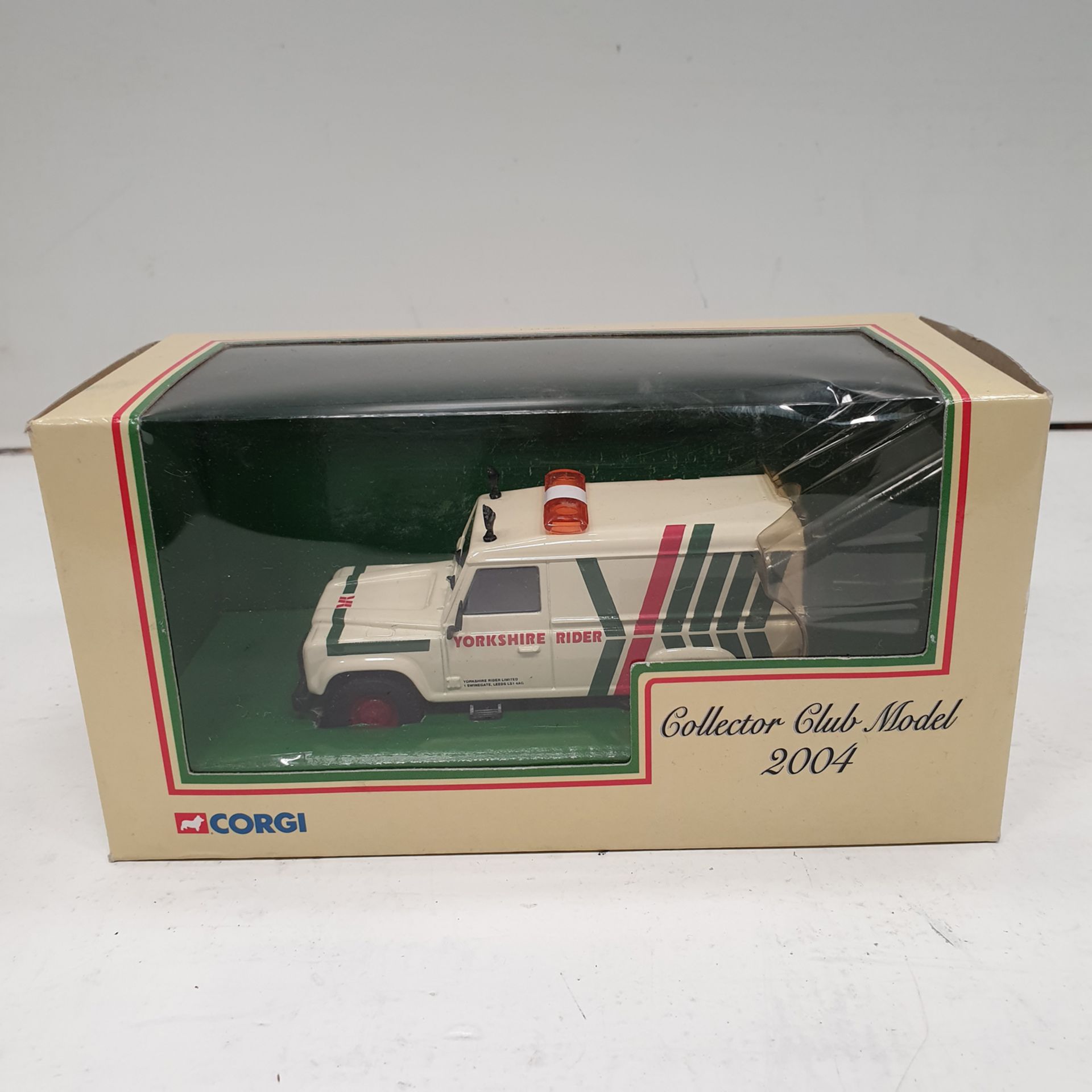 Corgi Model CC07713 'Collector Club Model 2004' Land Rover Defender Yorkshire Rider.