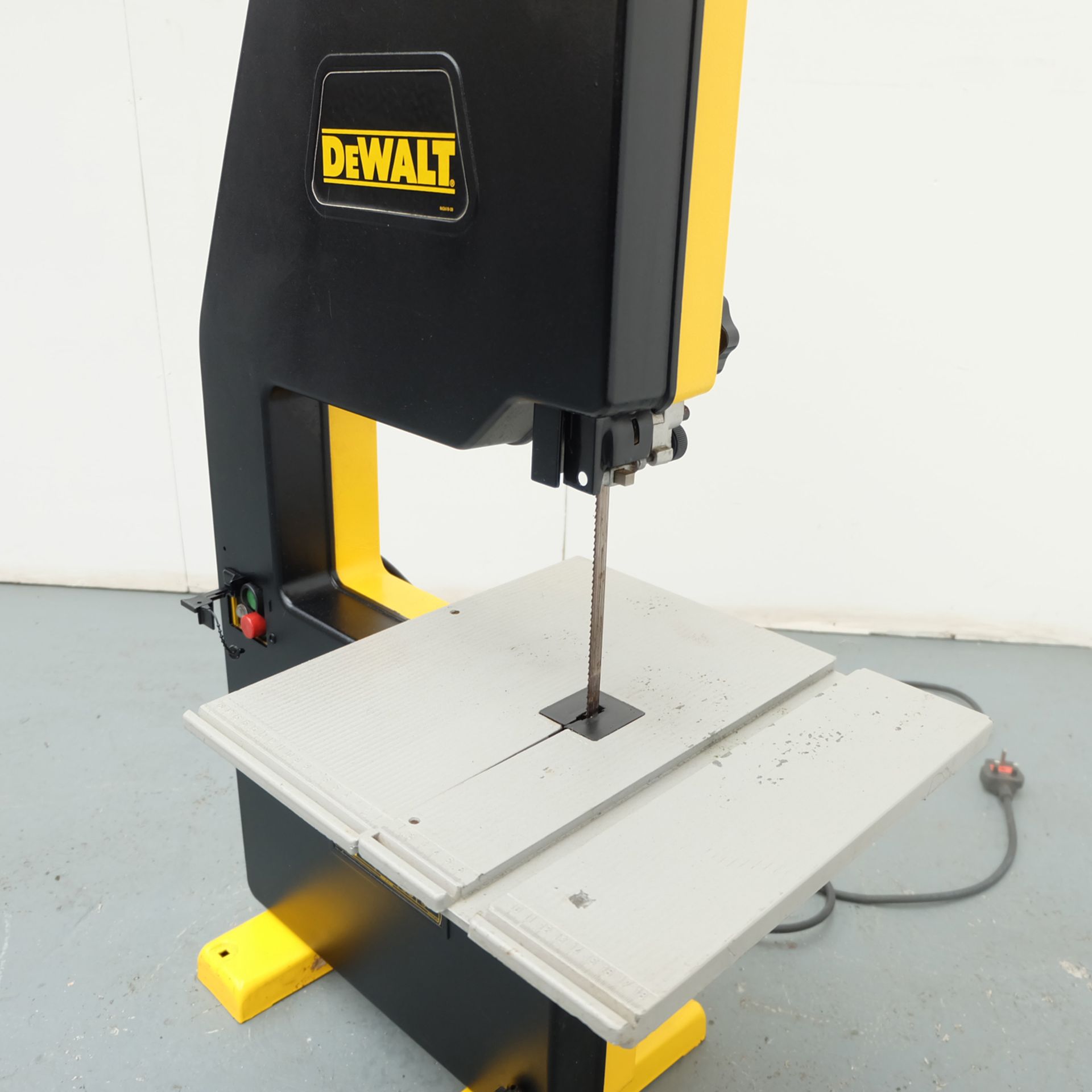 DeWALT Model DW738 Vertical Bandsaw. - Image 2 of 10