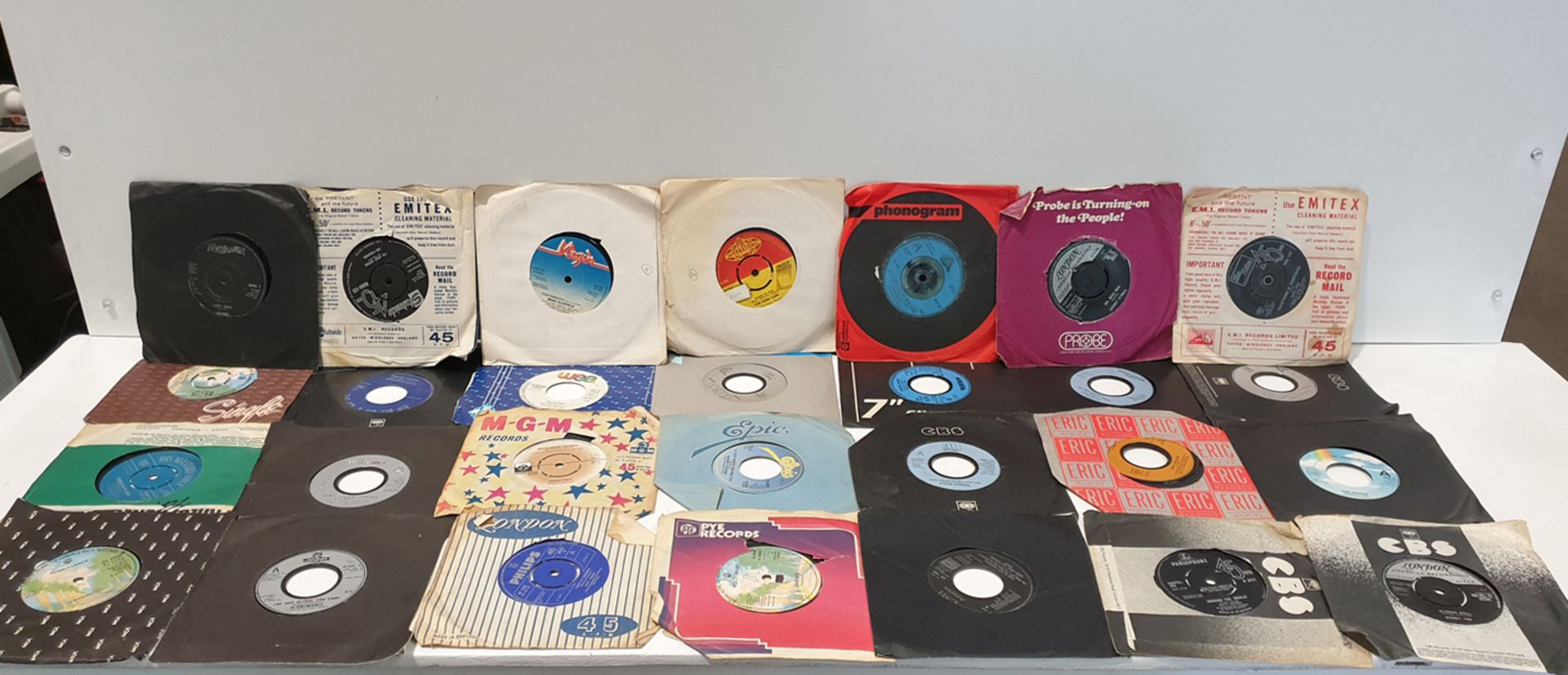 Selection of Various Vinyl Records. 45rpm Singles as Lotted.
