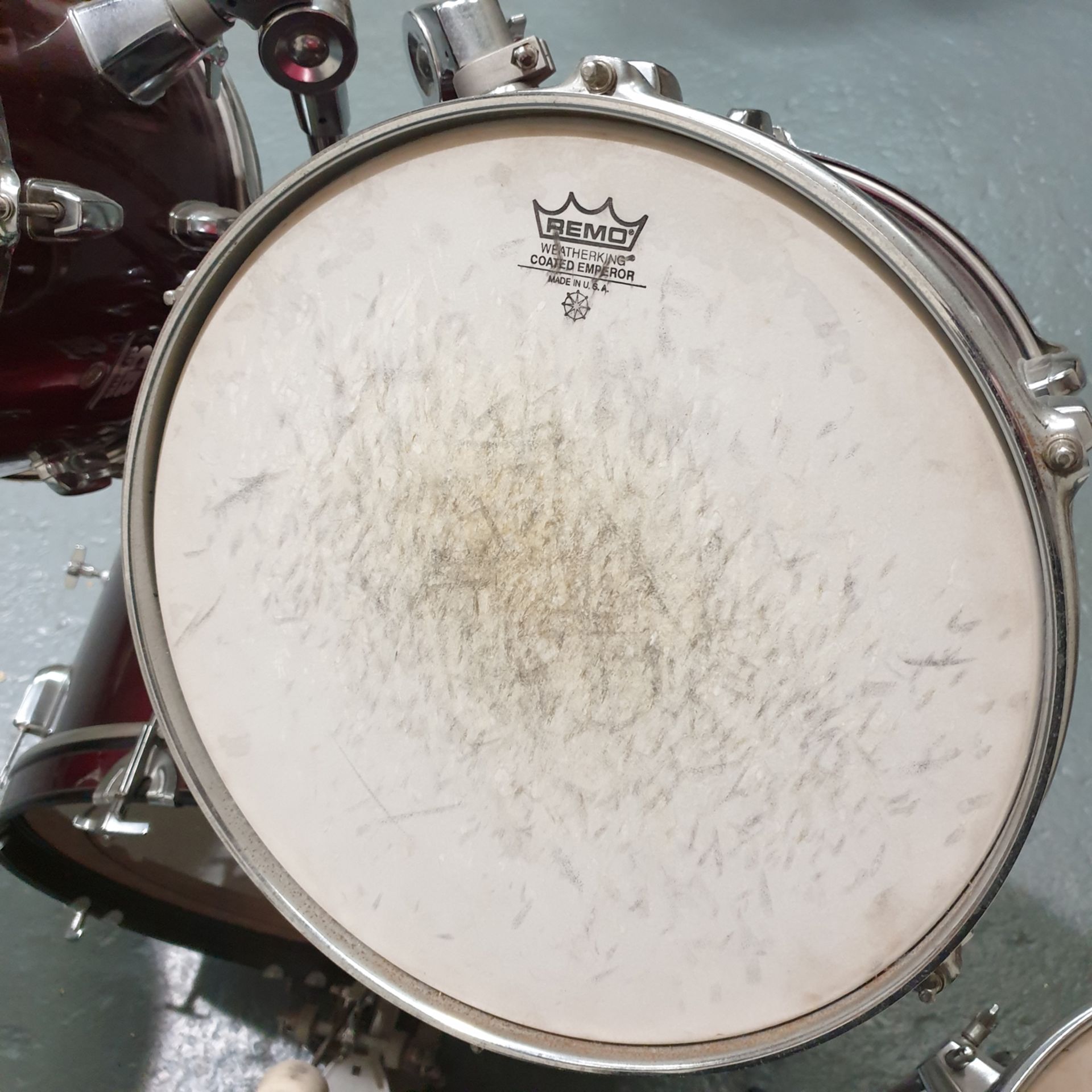 CB DRUMS Drum Set. 5 Drums and 2 Symbols. 1 Damaged Drum. - Image 8 of 10