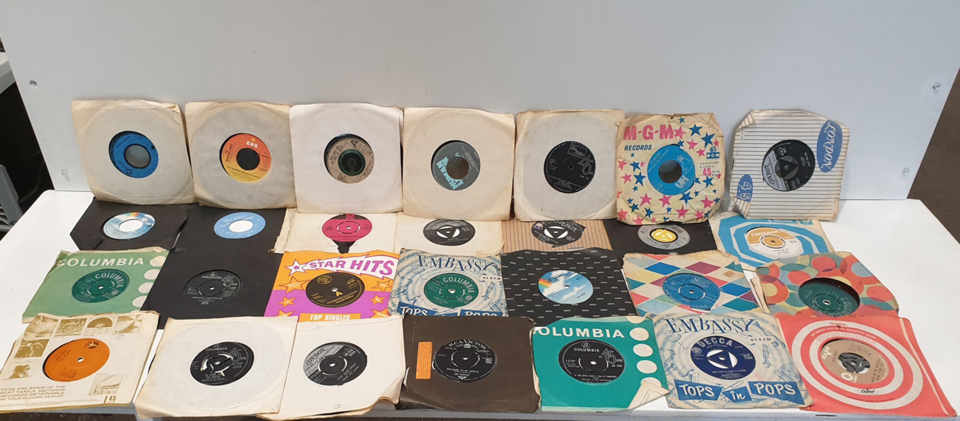 Selection of Various Vinyl Records. 45rpm Singles as Lotted.