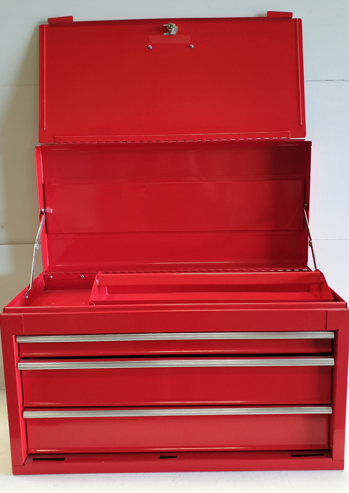 Steel Tool Box. Approx Dimentions 670mm x 320mm x 390mm High. No Key - Image 2 of 6