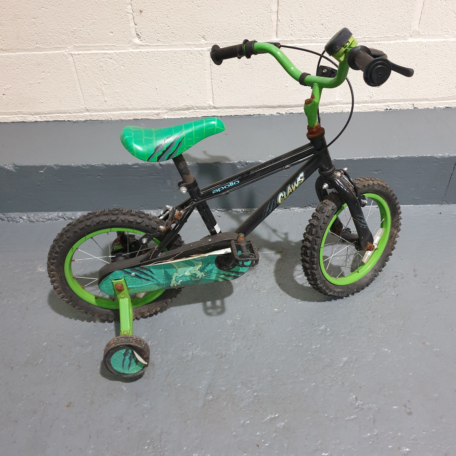 Childrens APOLLO Green and Black Bicycle With Stabilisers and Bell. Bike - Image 4 of 4