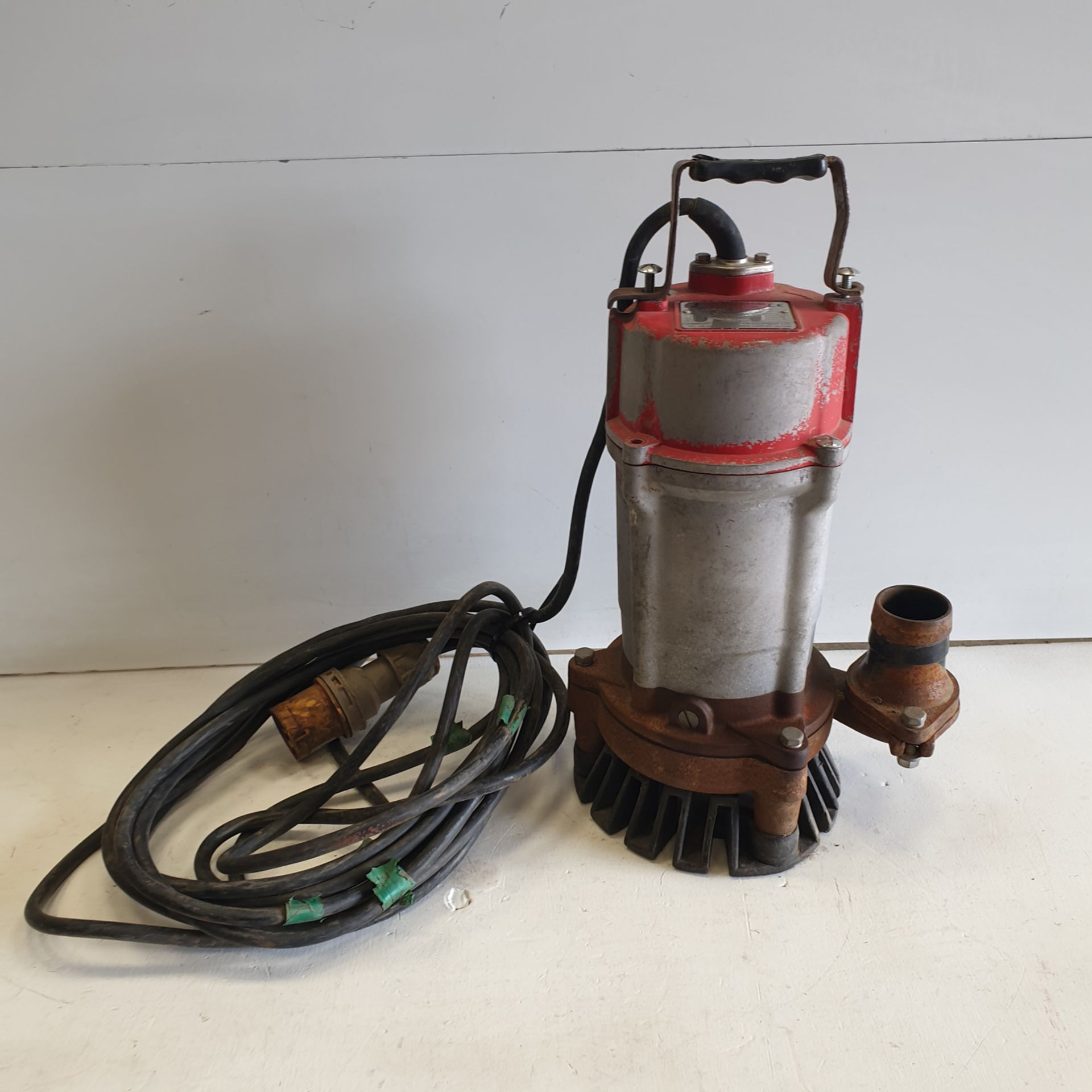 Fairport Model FSM2.75 Submersible Pump.