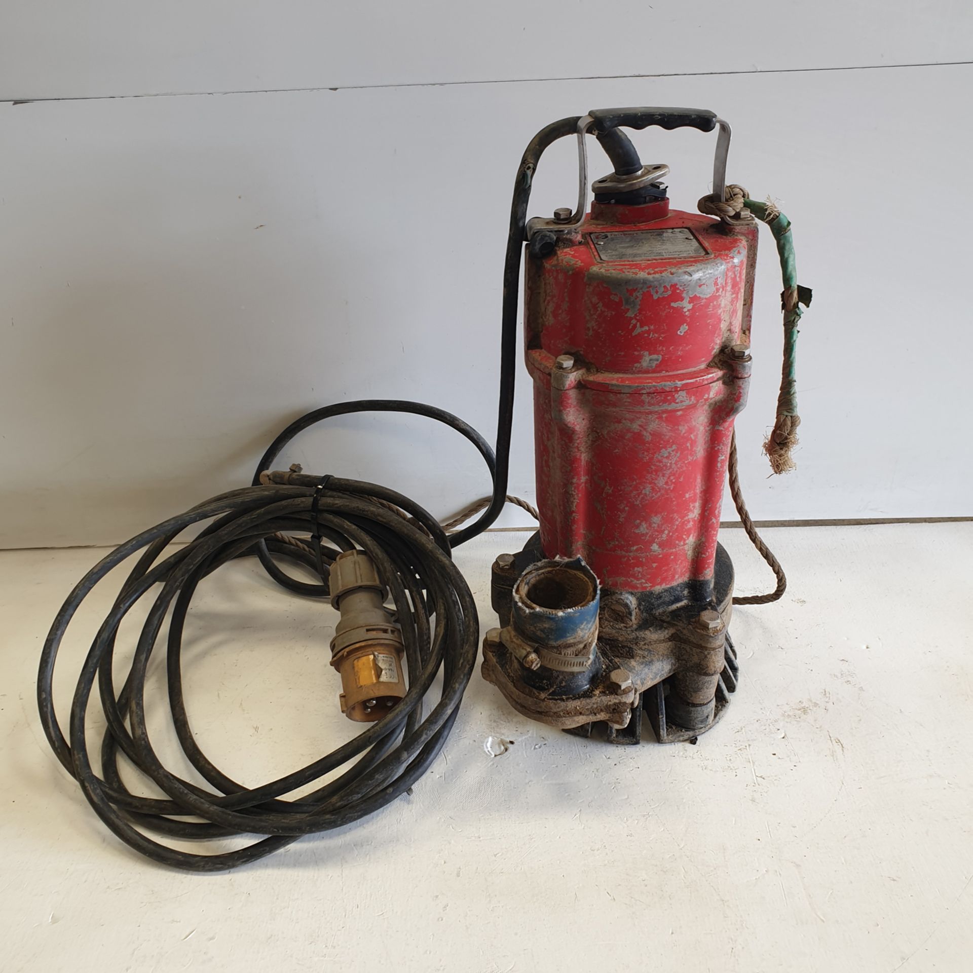 Fairport Model FSM2.75 Submersible Pump.