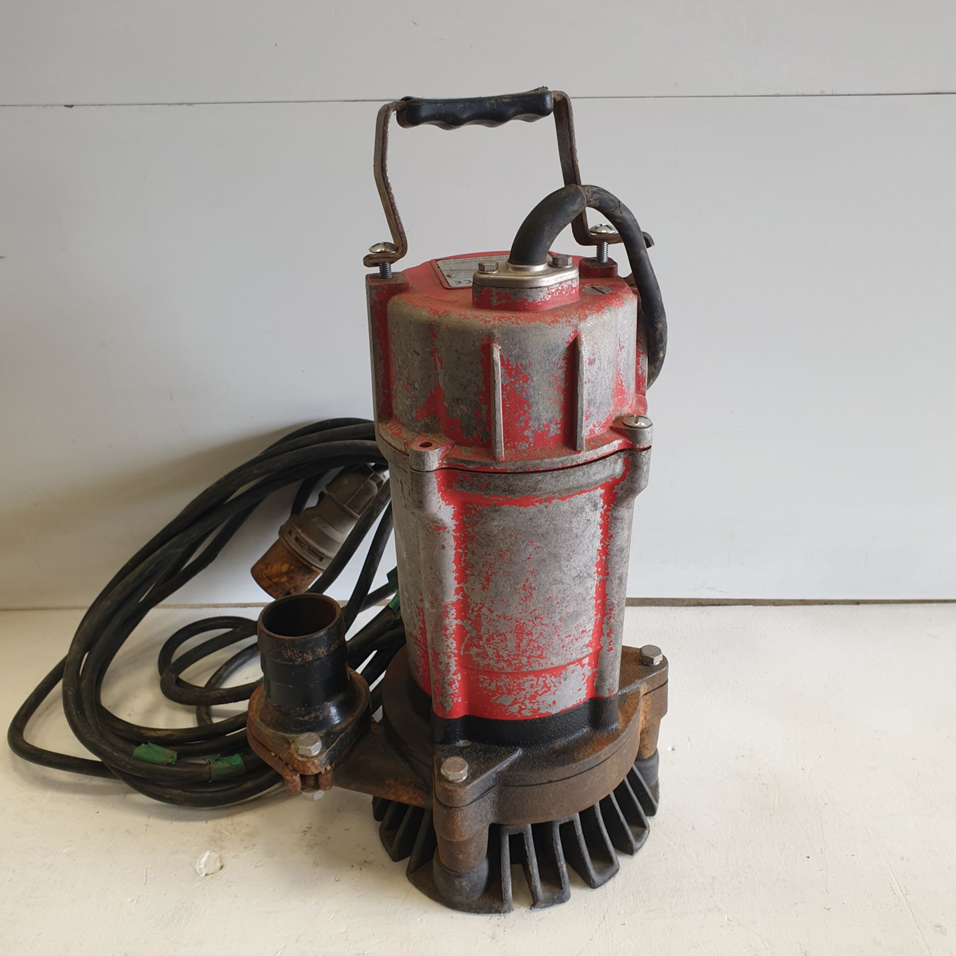 Fairport Model FSM2.75 Submersible Pump. - Image 3 of 3