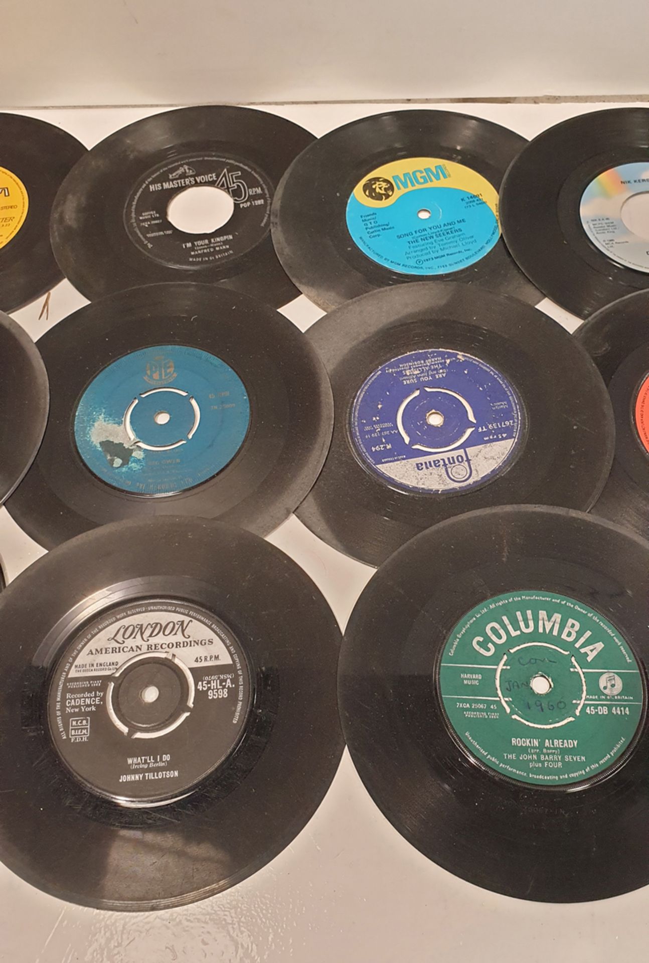 Selection of Various Vinyl Records. 45rpm Singles as Lotted. - Image 4 of 6