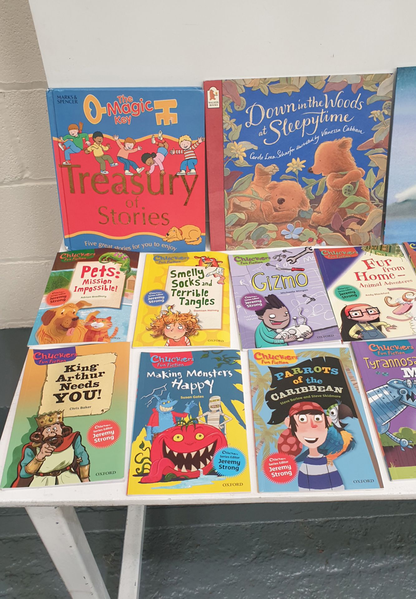 Large Selection of Childrens Paper Back and Hard Back Books. 26 Books in Total. - Image 2 of 5