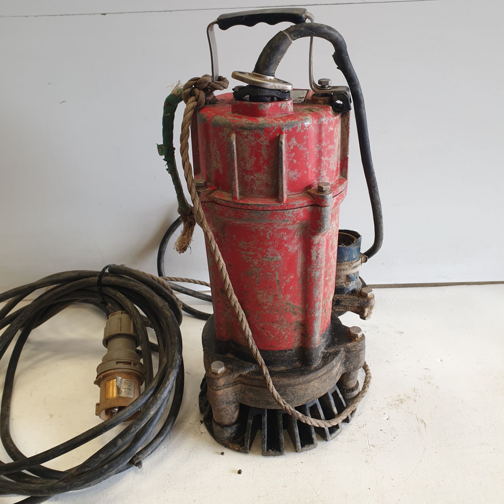 Fairport Model FSM2.75 Submersible Pump. - Image 4 of 4