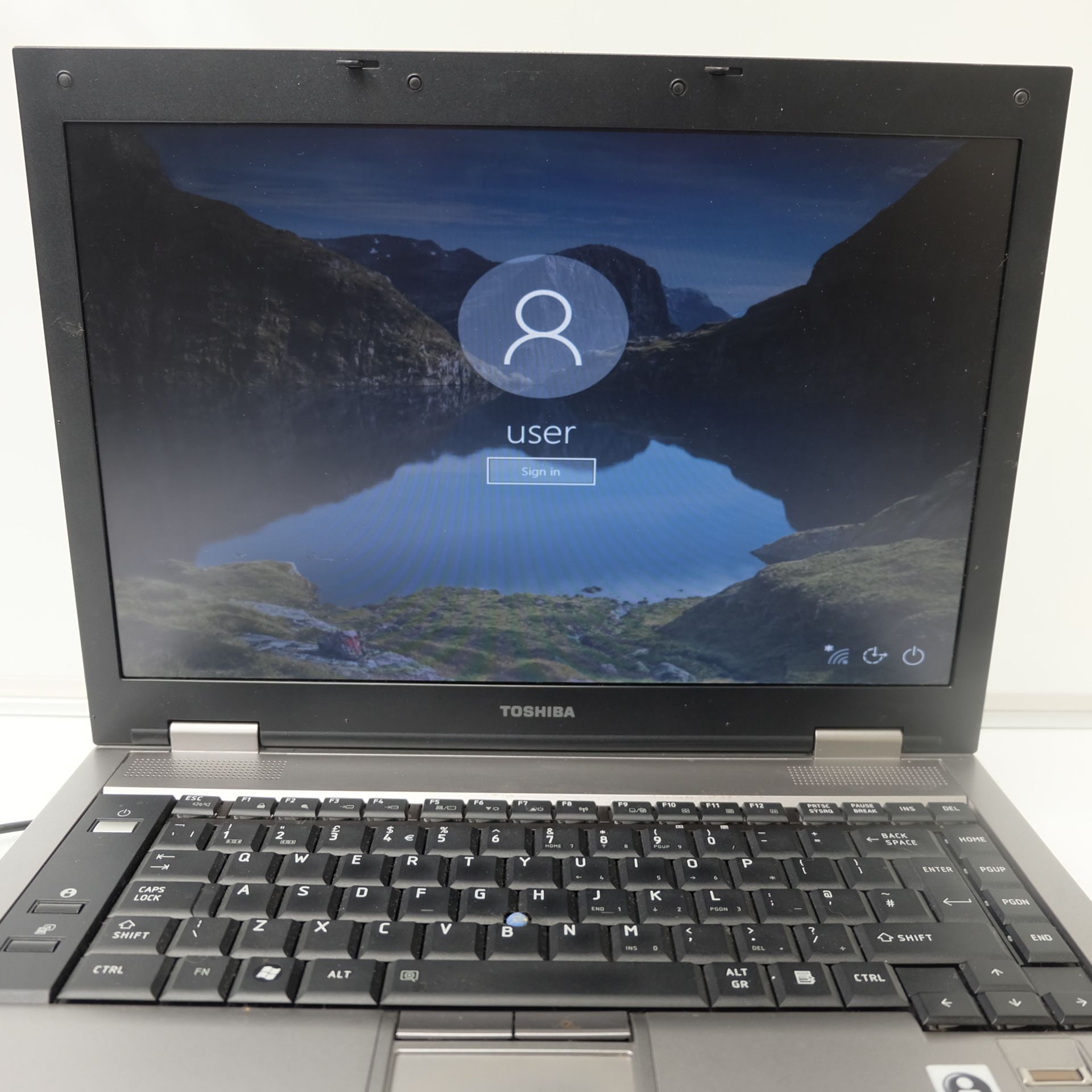 Toshiba Tecra A9 Model PTS52E Laptop. 1.8 GHZ Intel Centrino Core 2. Screensize 15.4". - Image 3 of 9