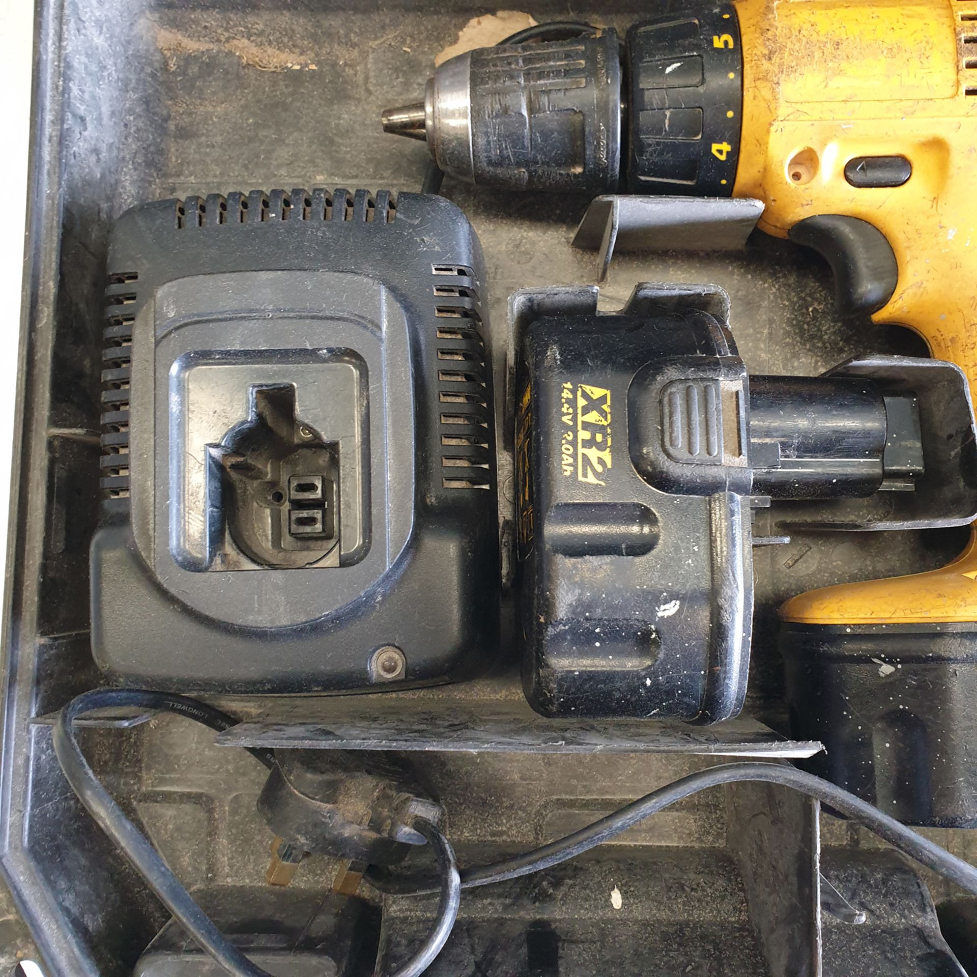 DeWALT DE9091 Drill. With Battery and Charger. In Box. - Image 2 of 4