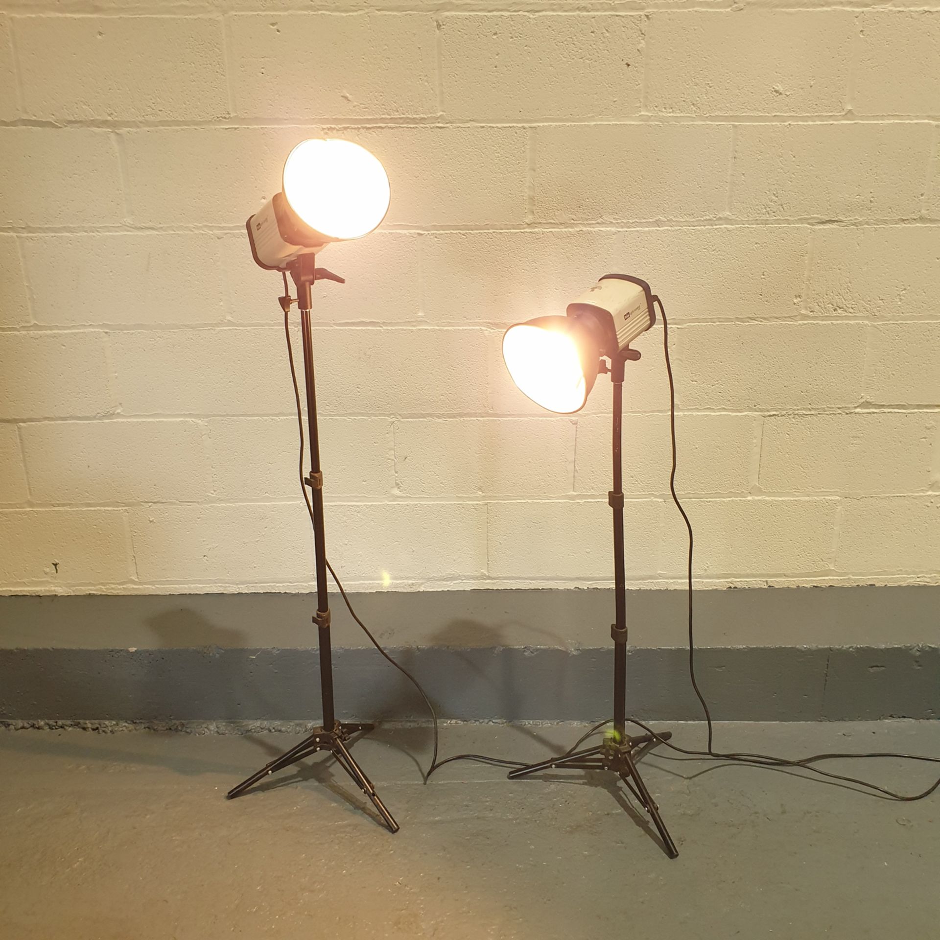 bip Light Control Fluorescent Lamps with Adjustable Tripod Stands. - Image 2 of 12