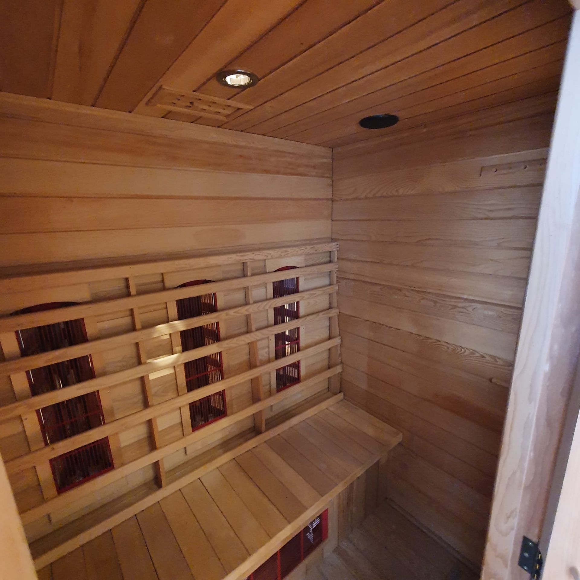 Infrared Sauna Room with Music System. Approx 1550mm Width, 1100mm Deep, 1900mm High. - Bild 4 aus 10